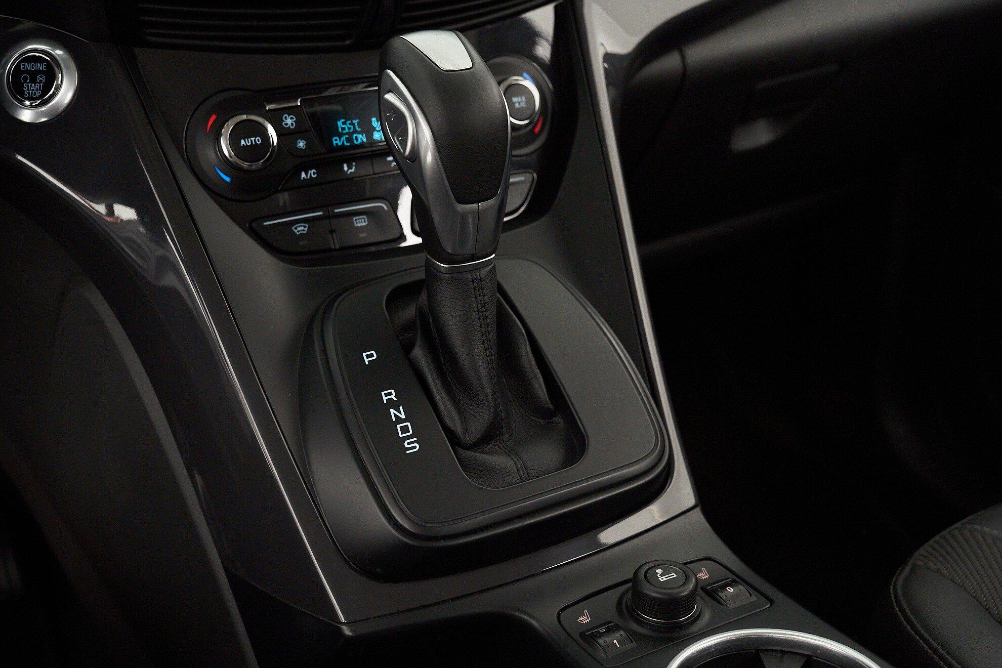 Ford Kuga 2015, черный