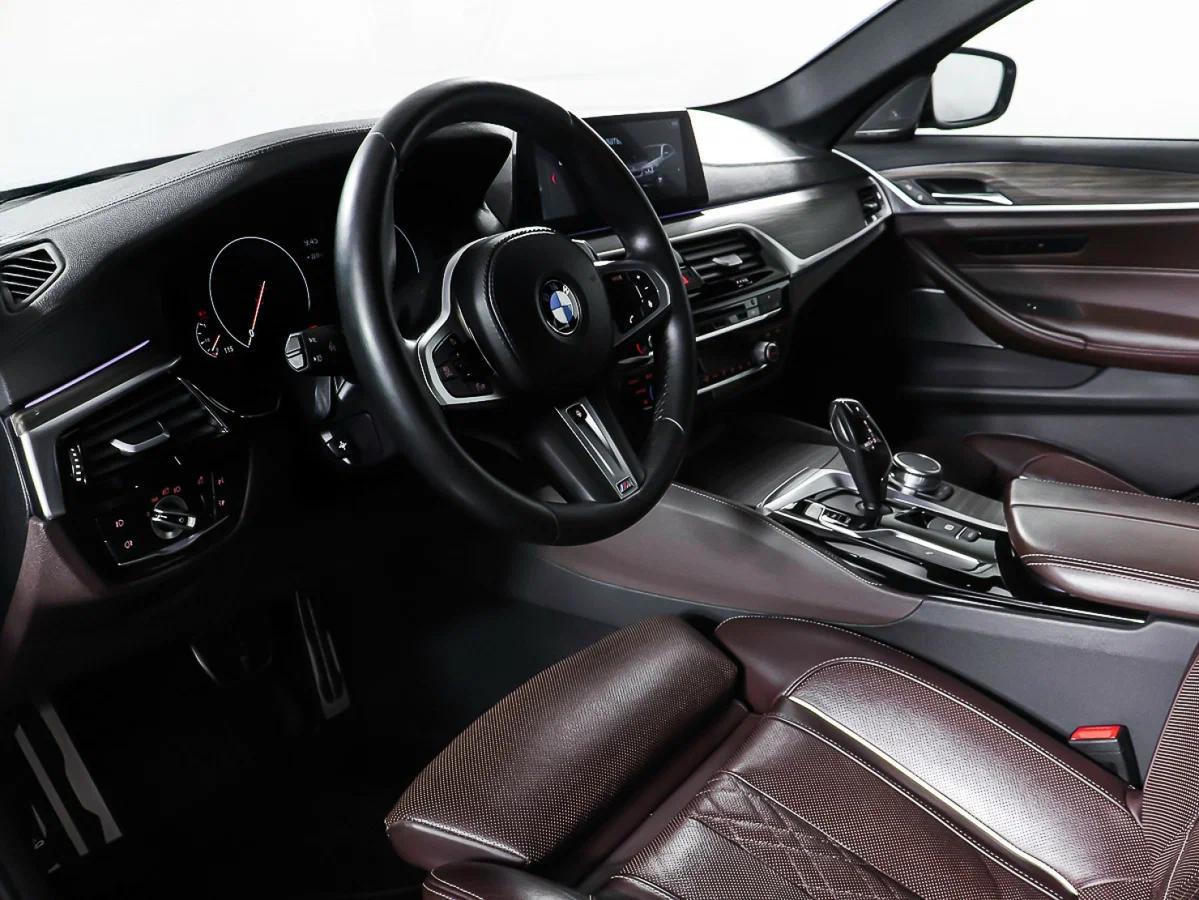 BMW 5 серии 2019, синий