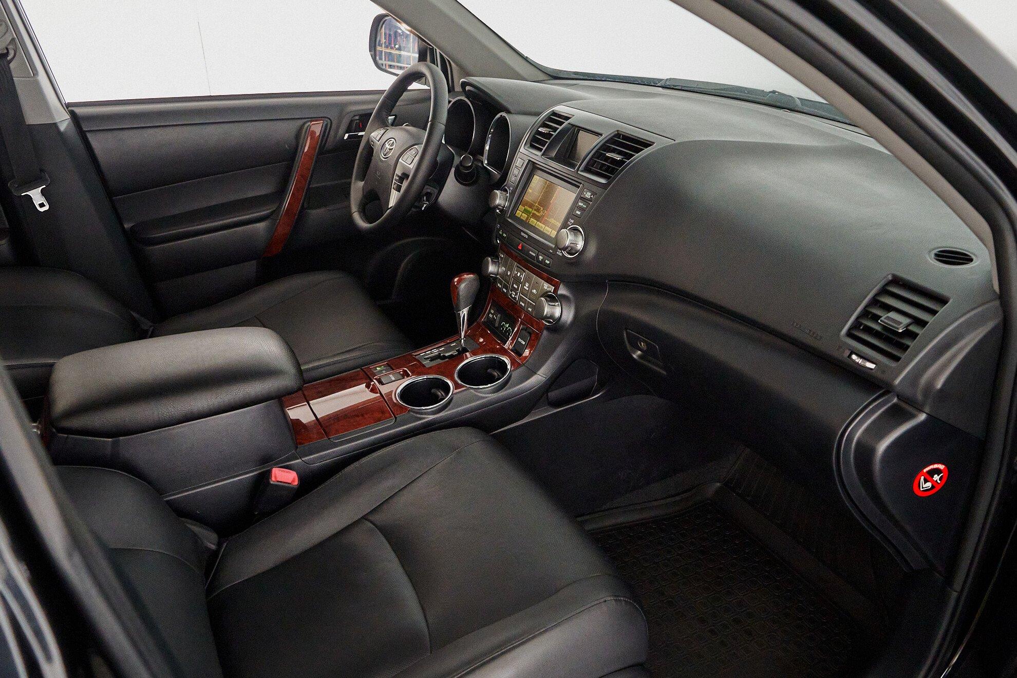 Toyota Highlander 2012, черный