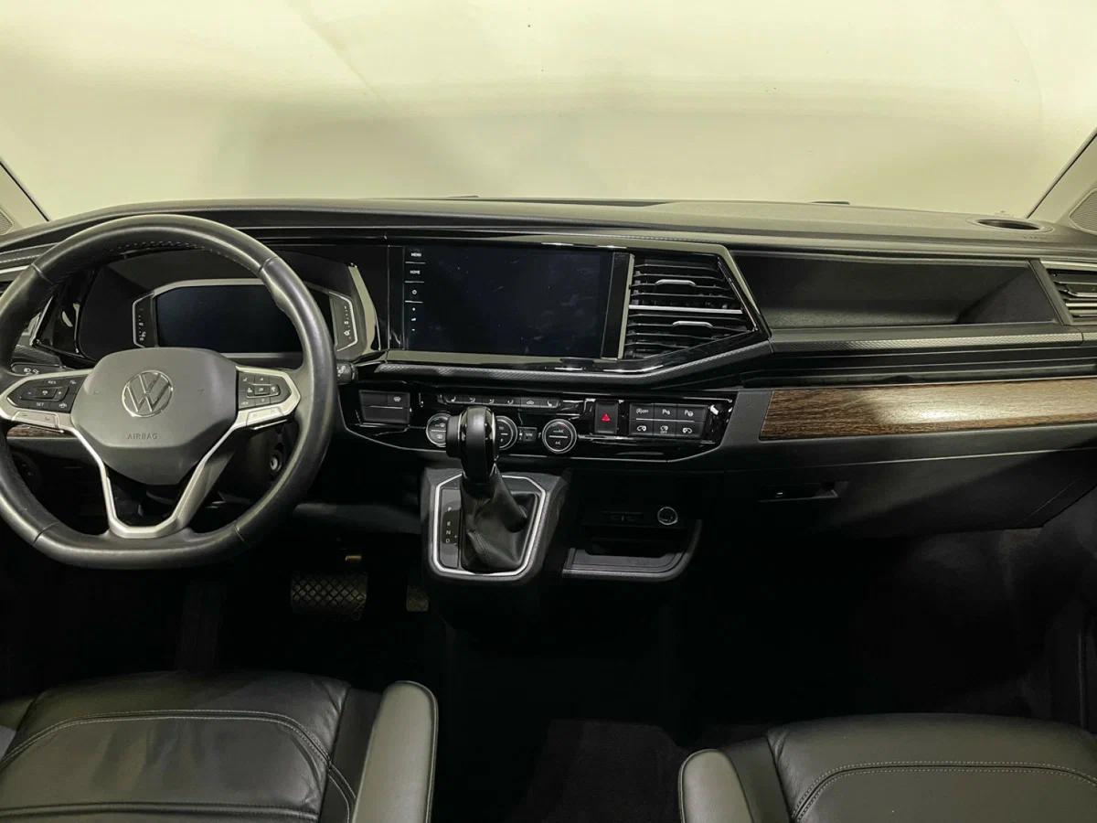 Volkswagen Multivan 2022, черный
