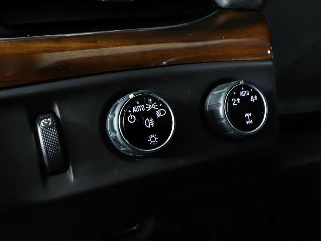 Cadillac Escalade 2018, серый
