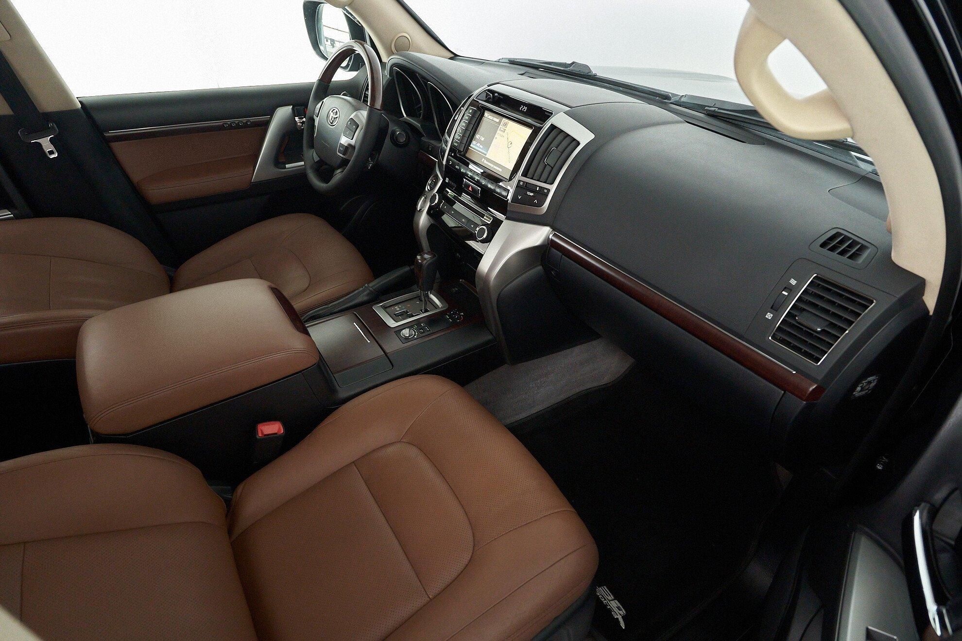 Toyota Land Cruiser 2014, черный