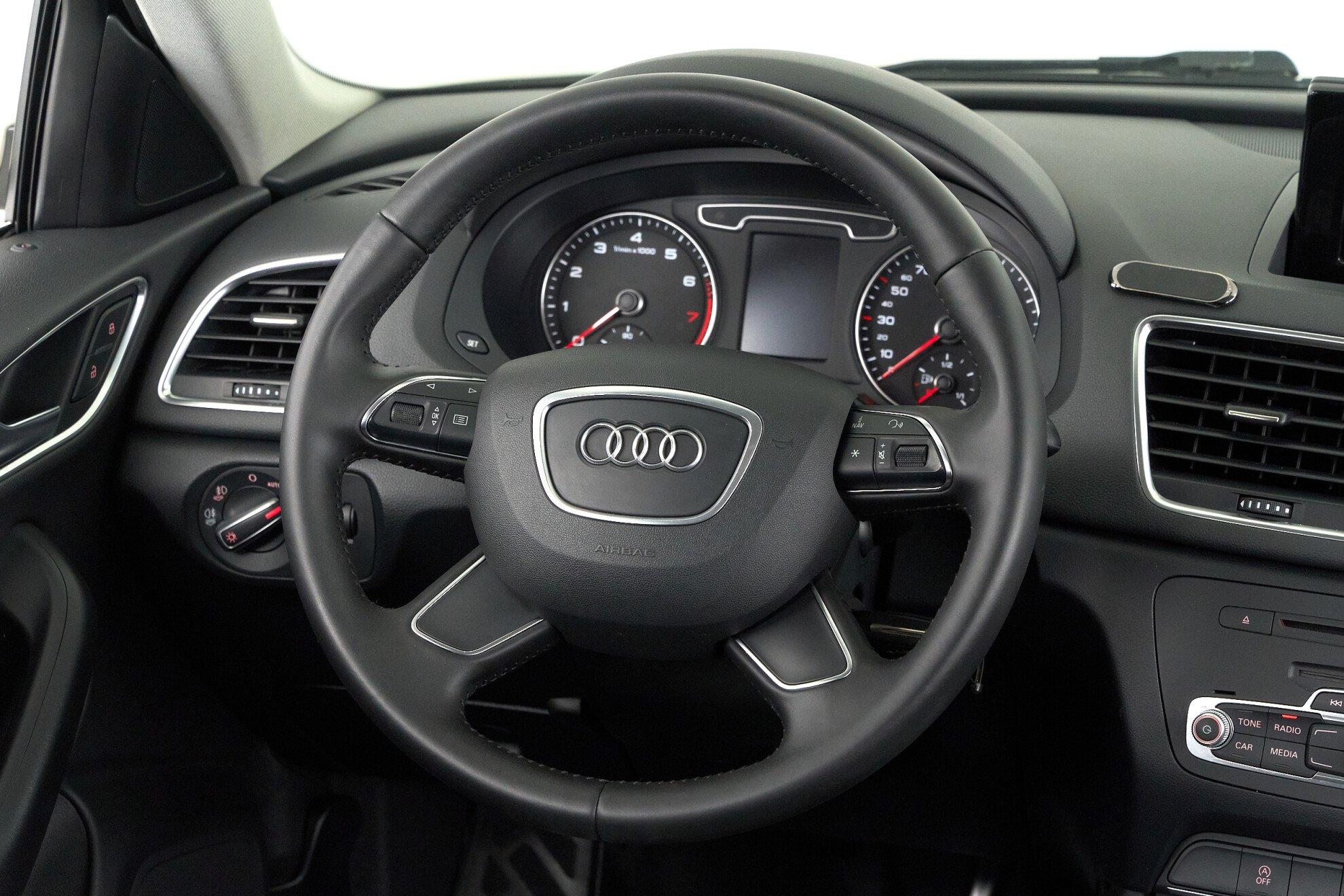 Audi Q3 2012, белый