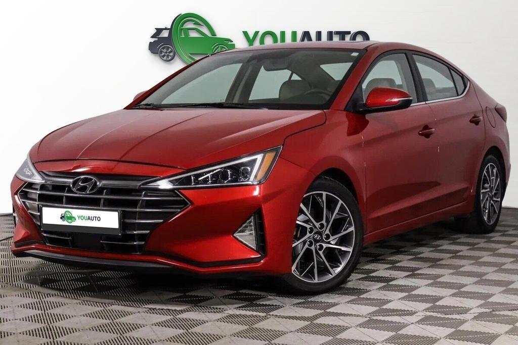 Hyundai Elantra 2019, красный
