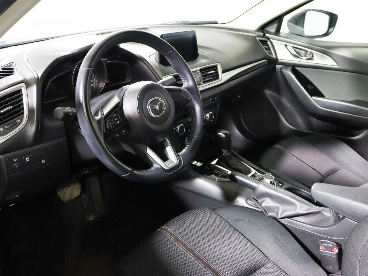 Mazda 3 2018, белый
