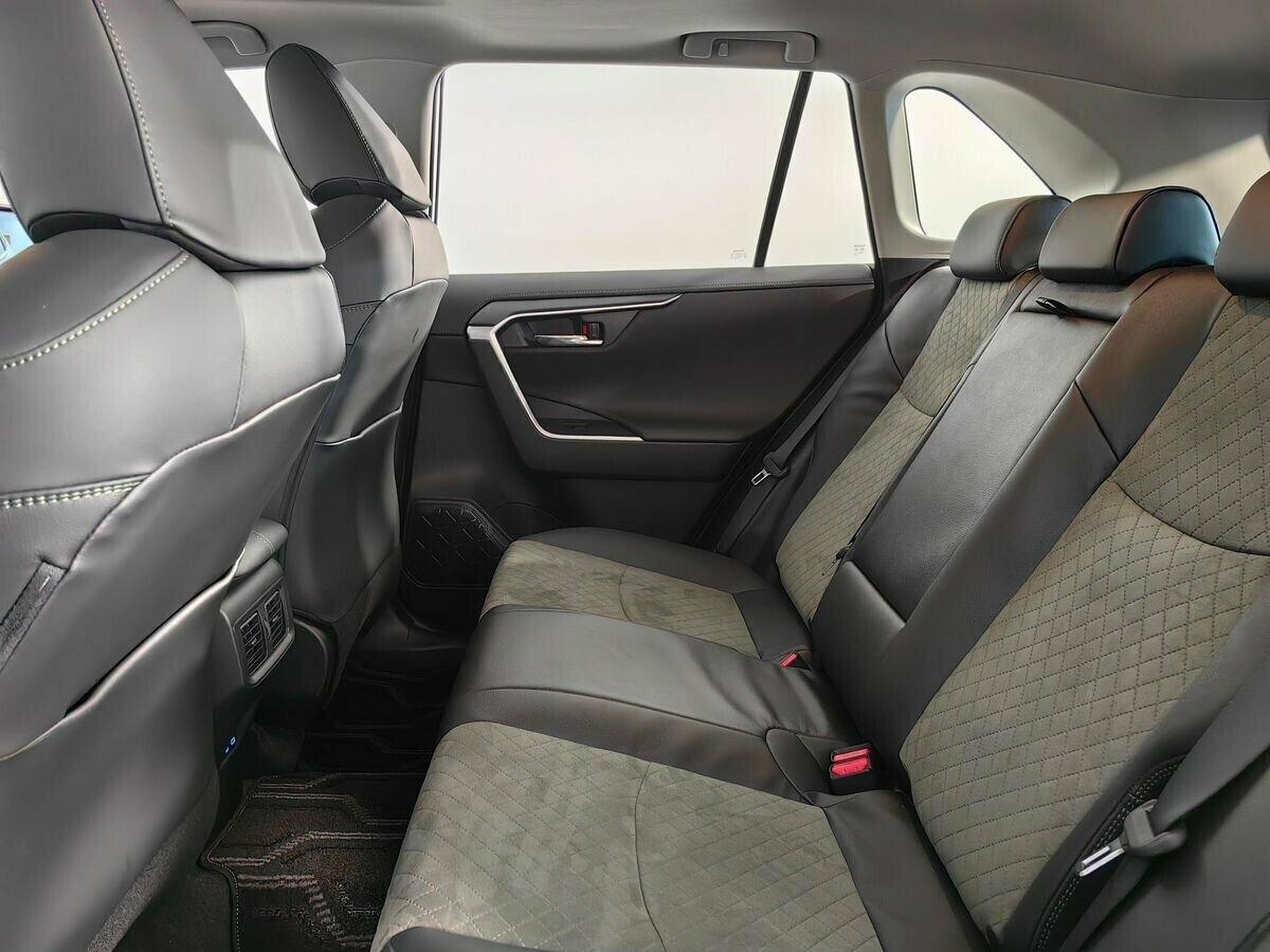 Toyota RAV4 2022, белый