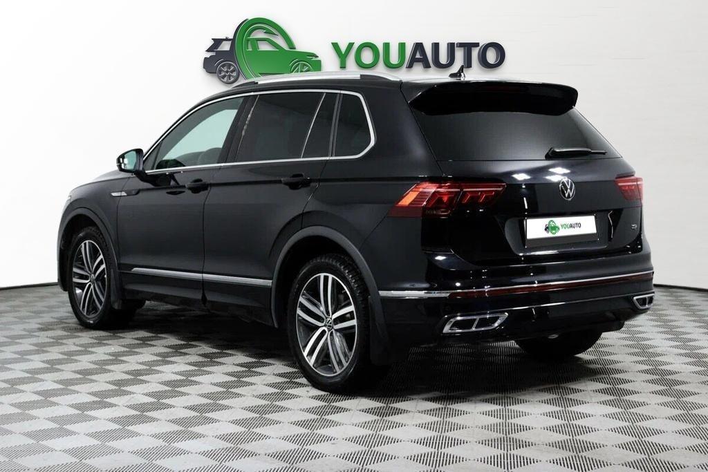 Volkswagen Tiguan 2021, черный