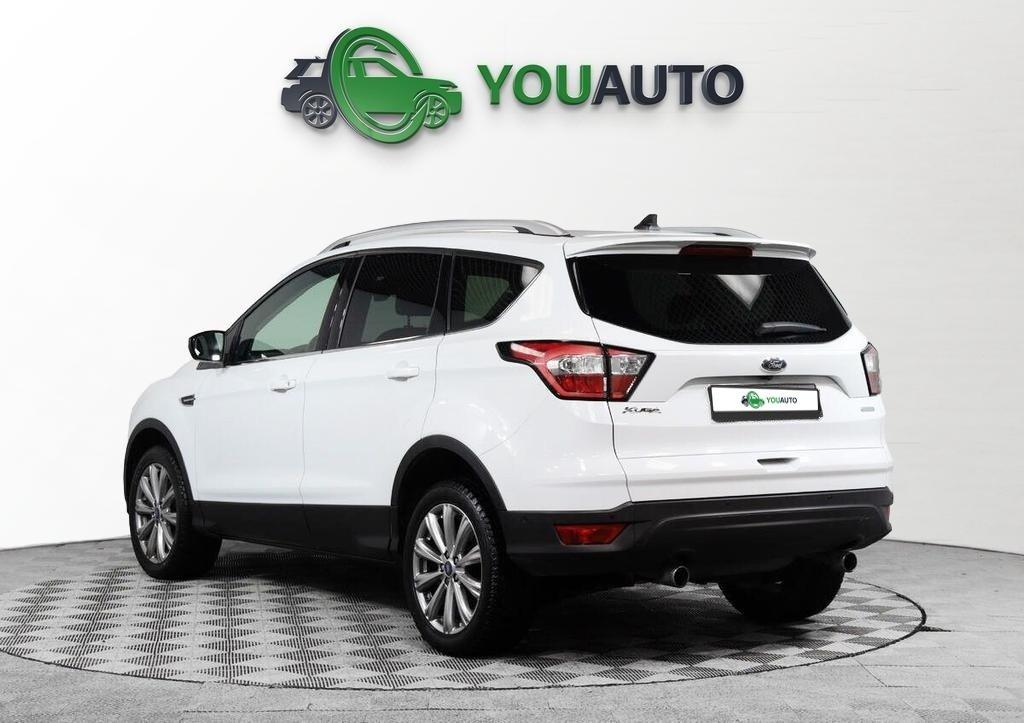 Ford Kuga 2019, белый
