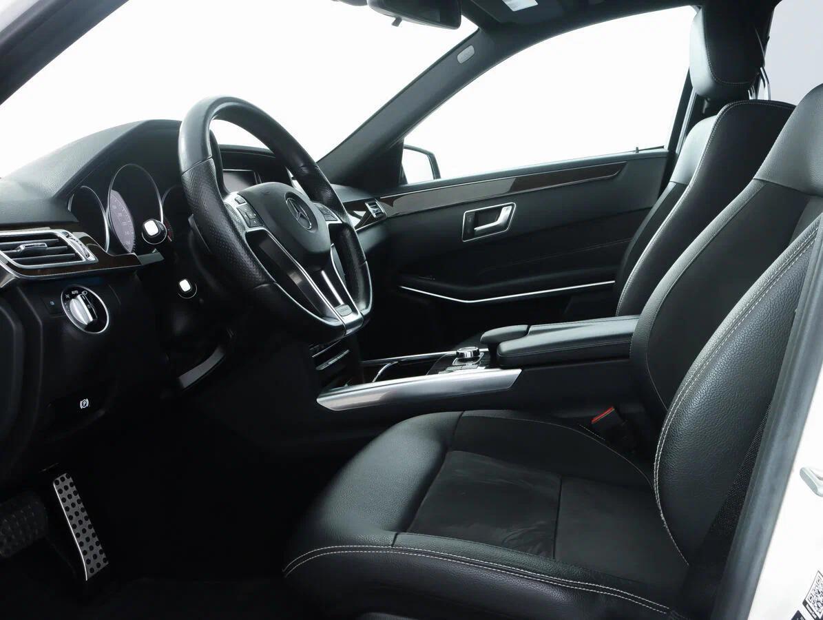 Mercedes-Benz E-Класс 2014, белый
