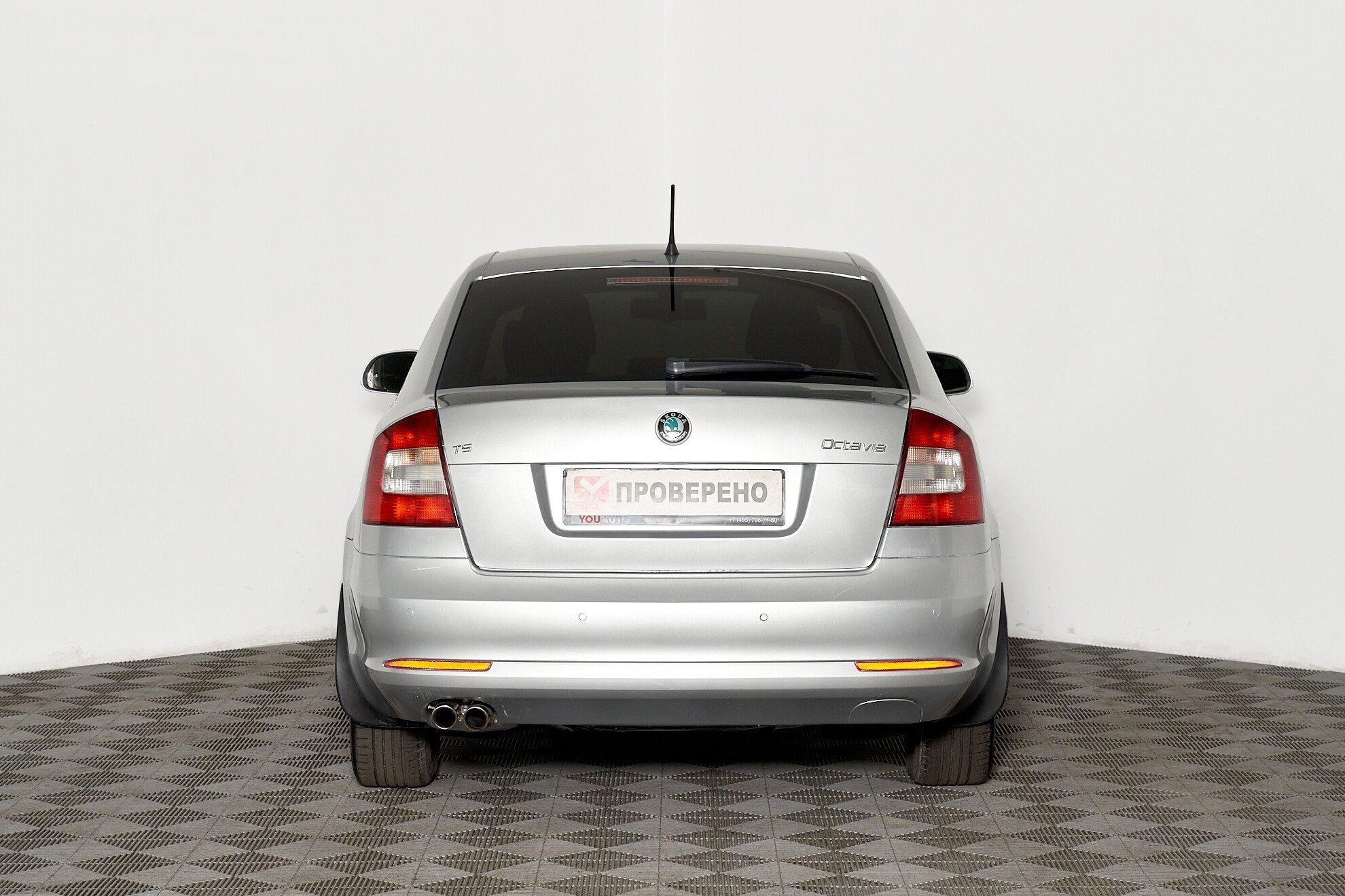 Skoda Octavia 2013, серебряный