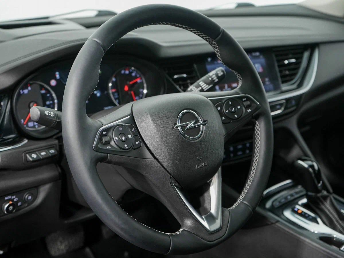 Opel Insignia 2019, белый