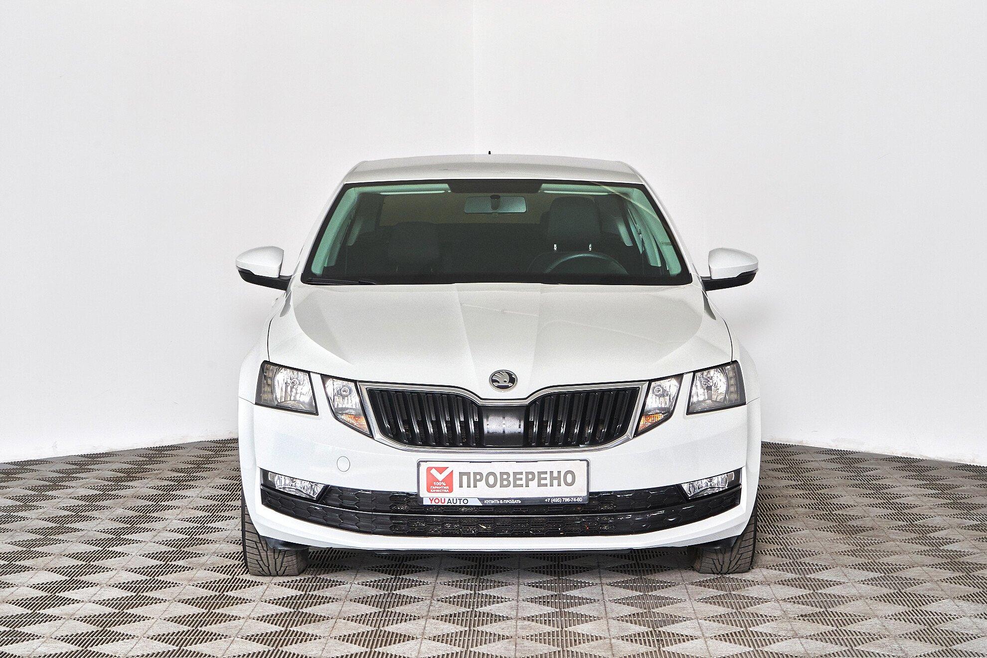 Skoda Octavia 2020, белый