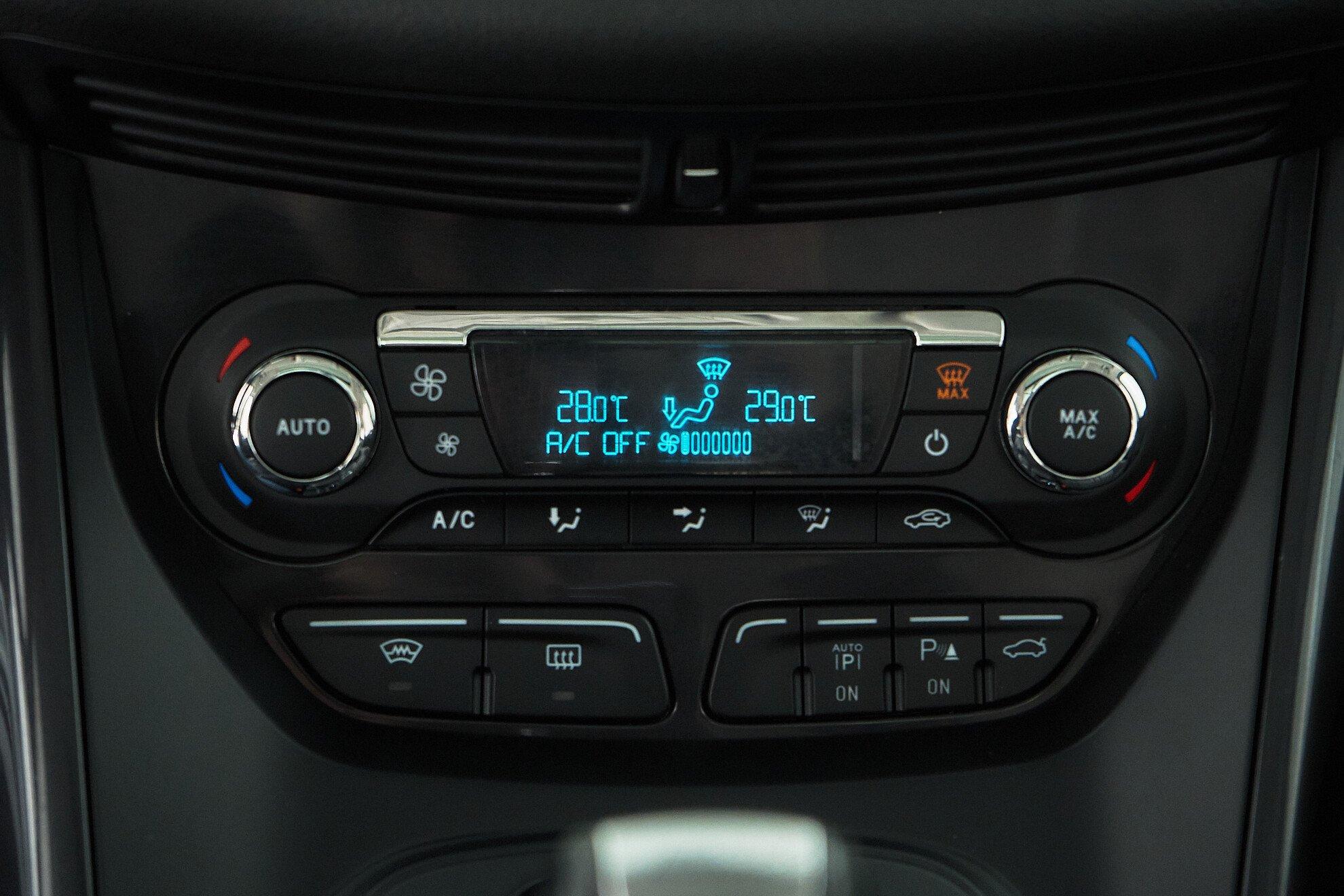 Ford Kuga 2014, белый