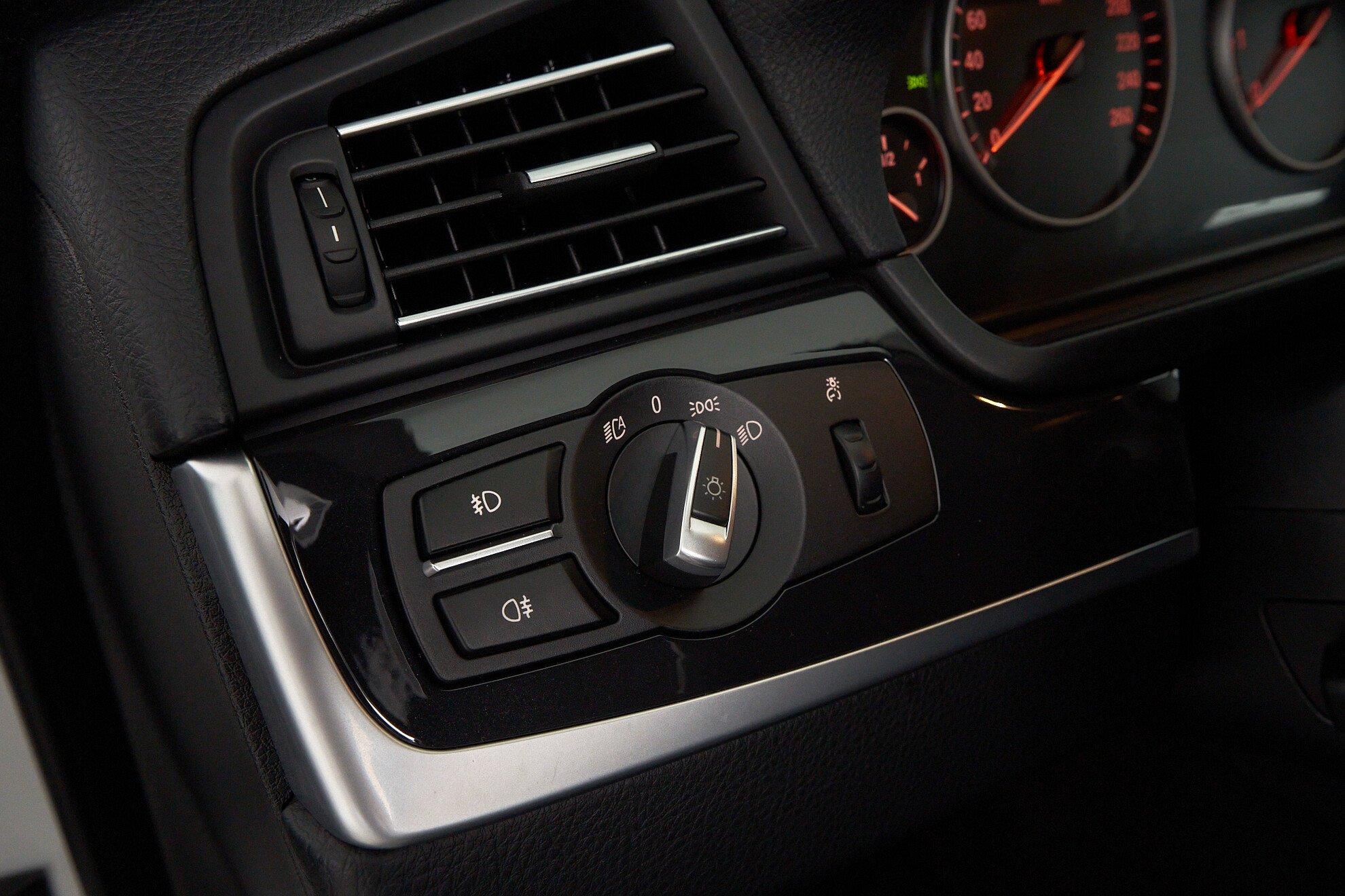 BMW 5 серии 2013, белый