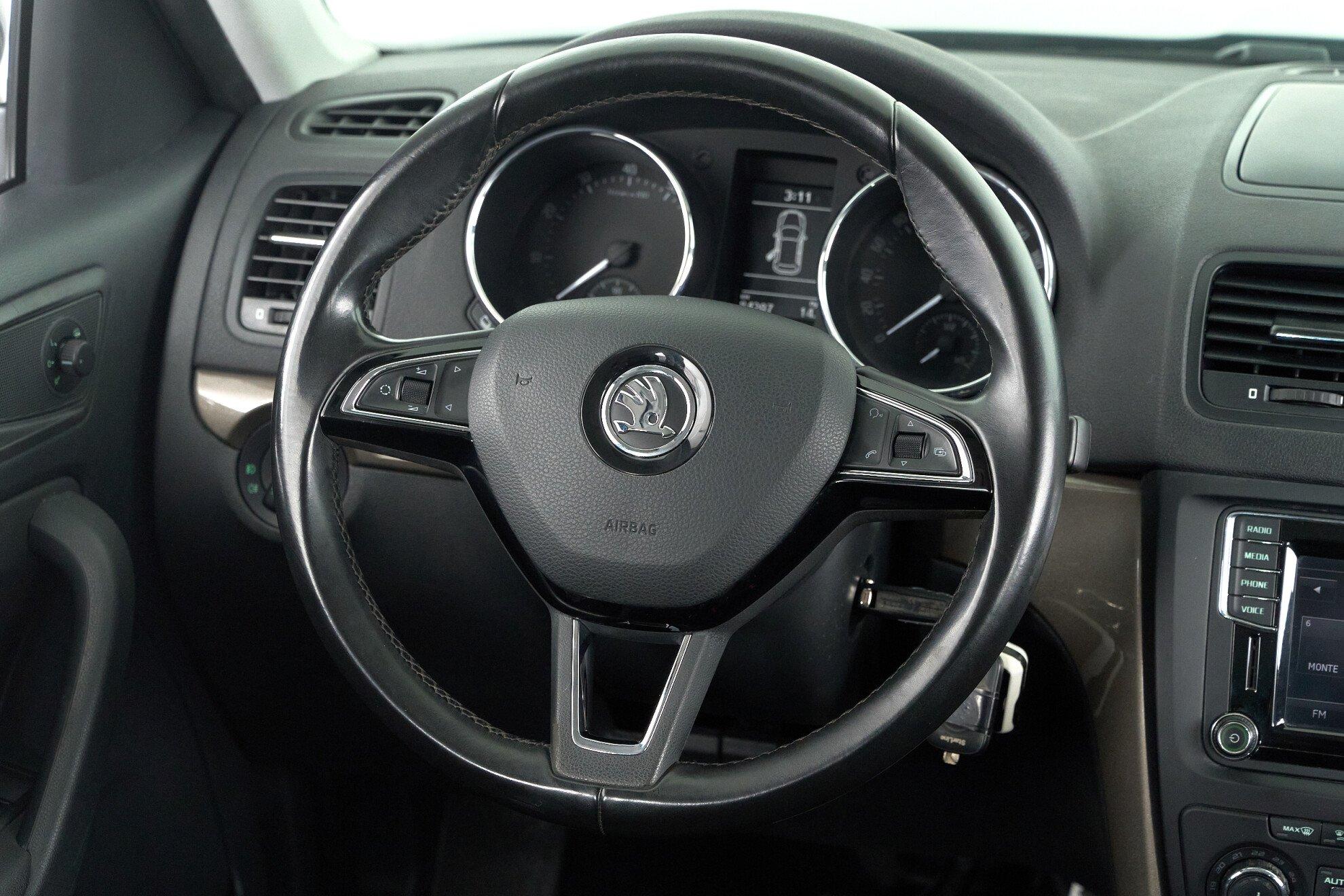 Skoda Yeti 2016, серый