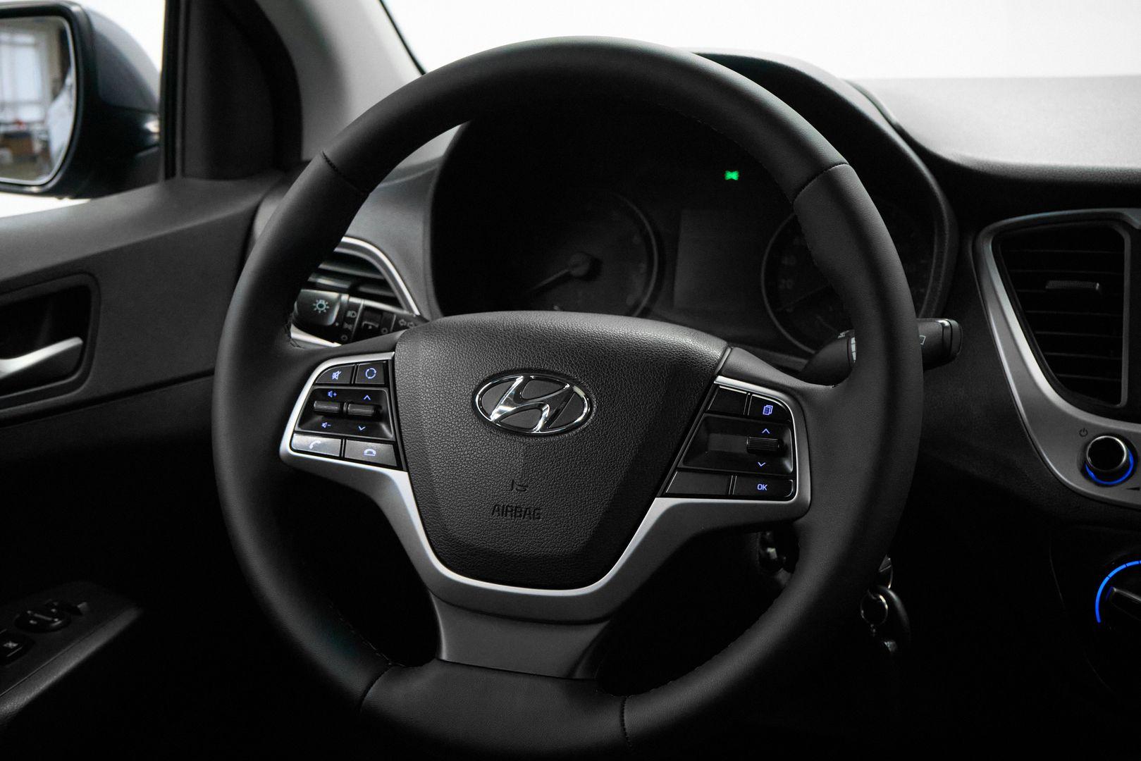 Hyundai Solaris 2019, серый