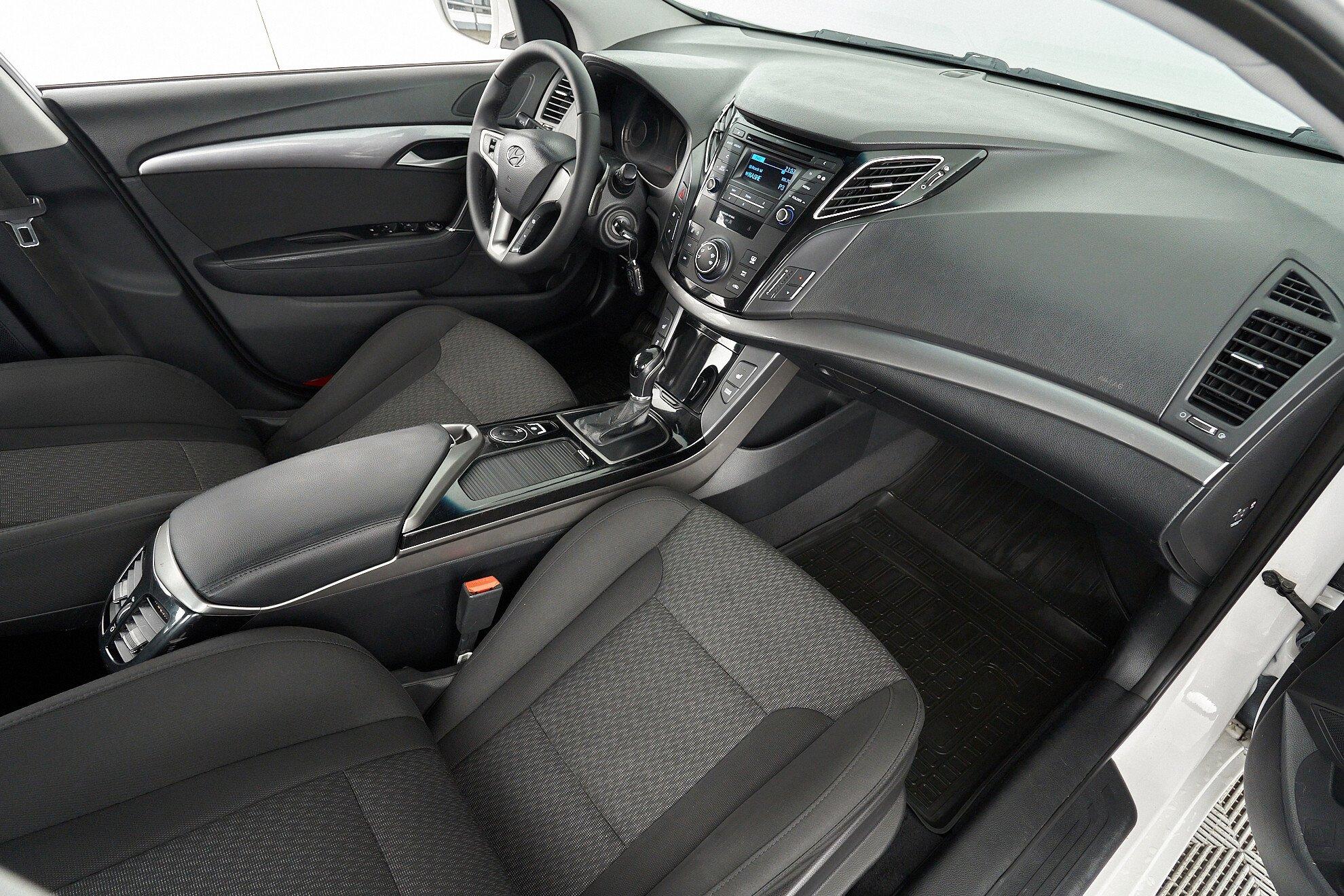 Hyundai i40 2017, белый