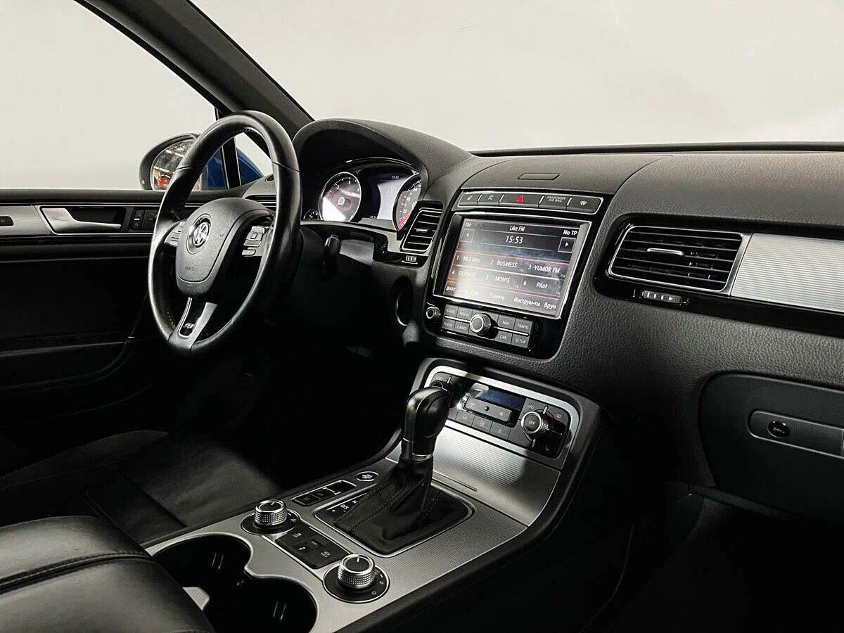 Volkswagen Touareg 2018, синий