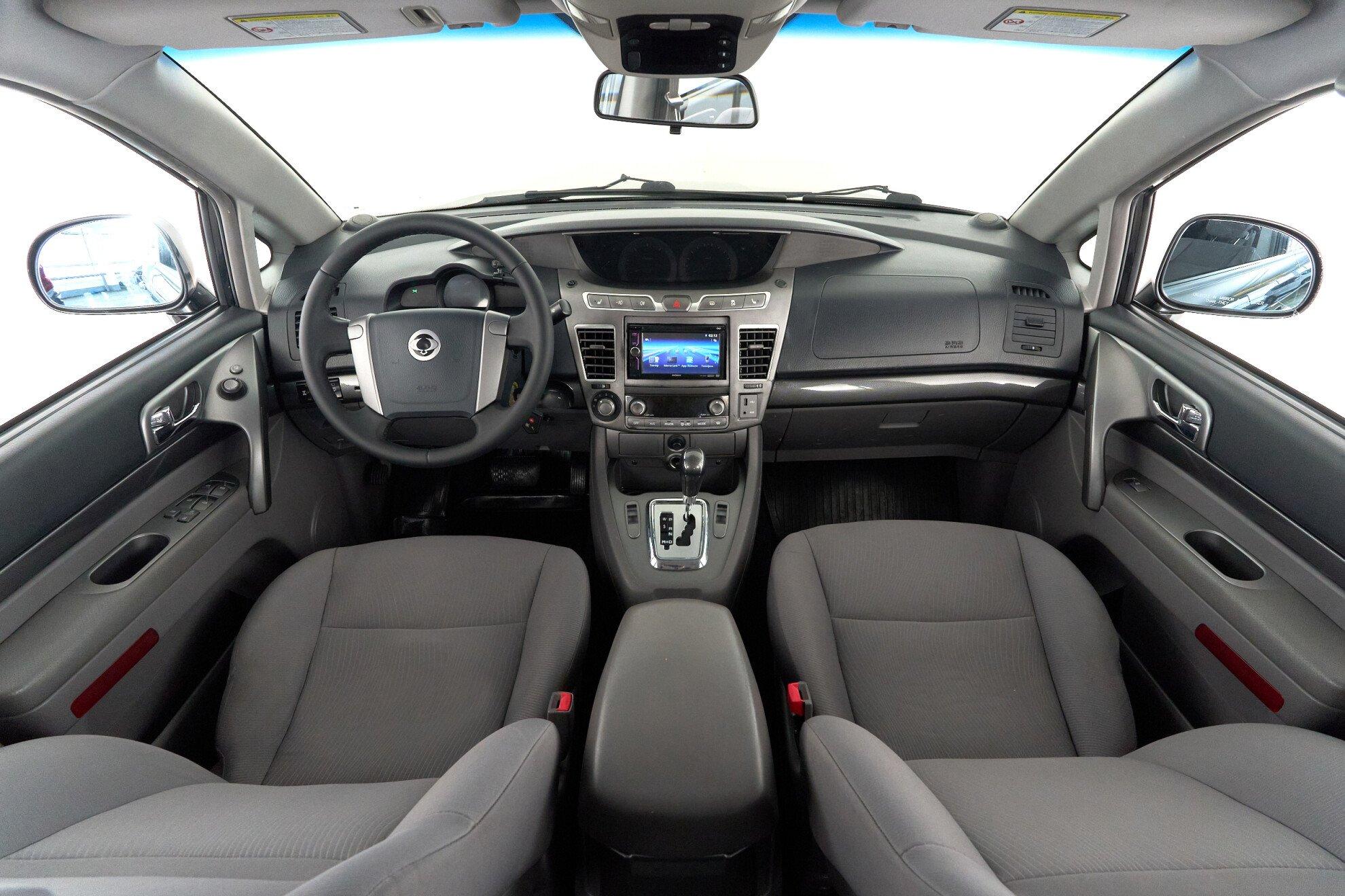 SsangYong Stavic 2014, черный