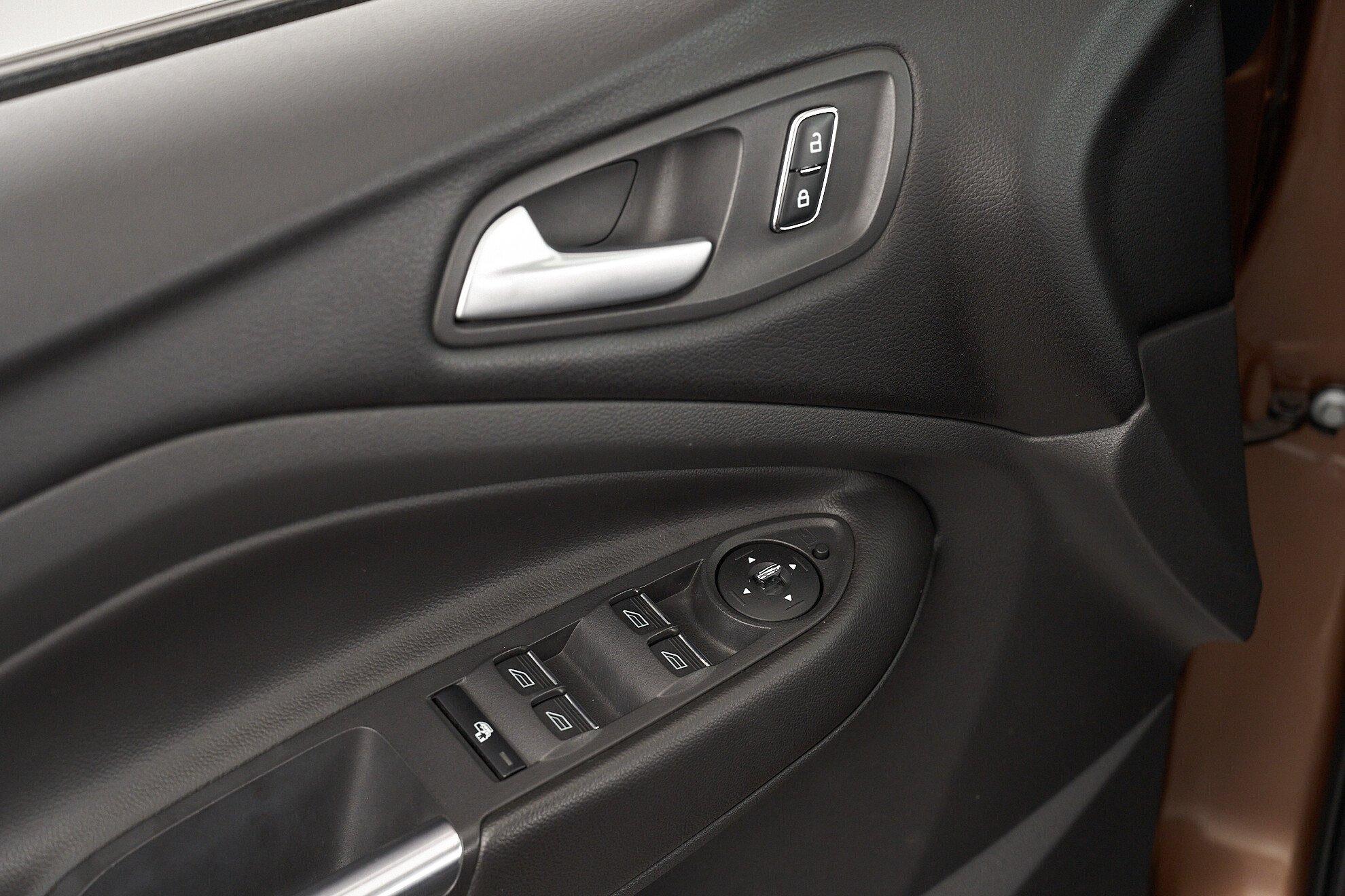 Ford Kuga 2013, коричневый