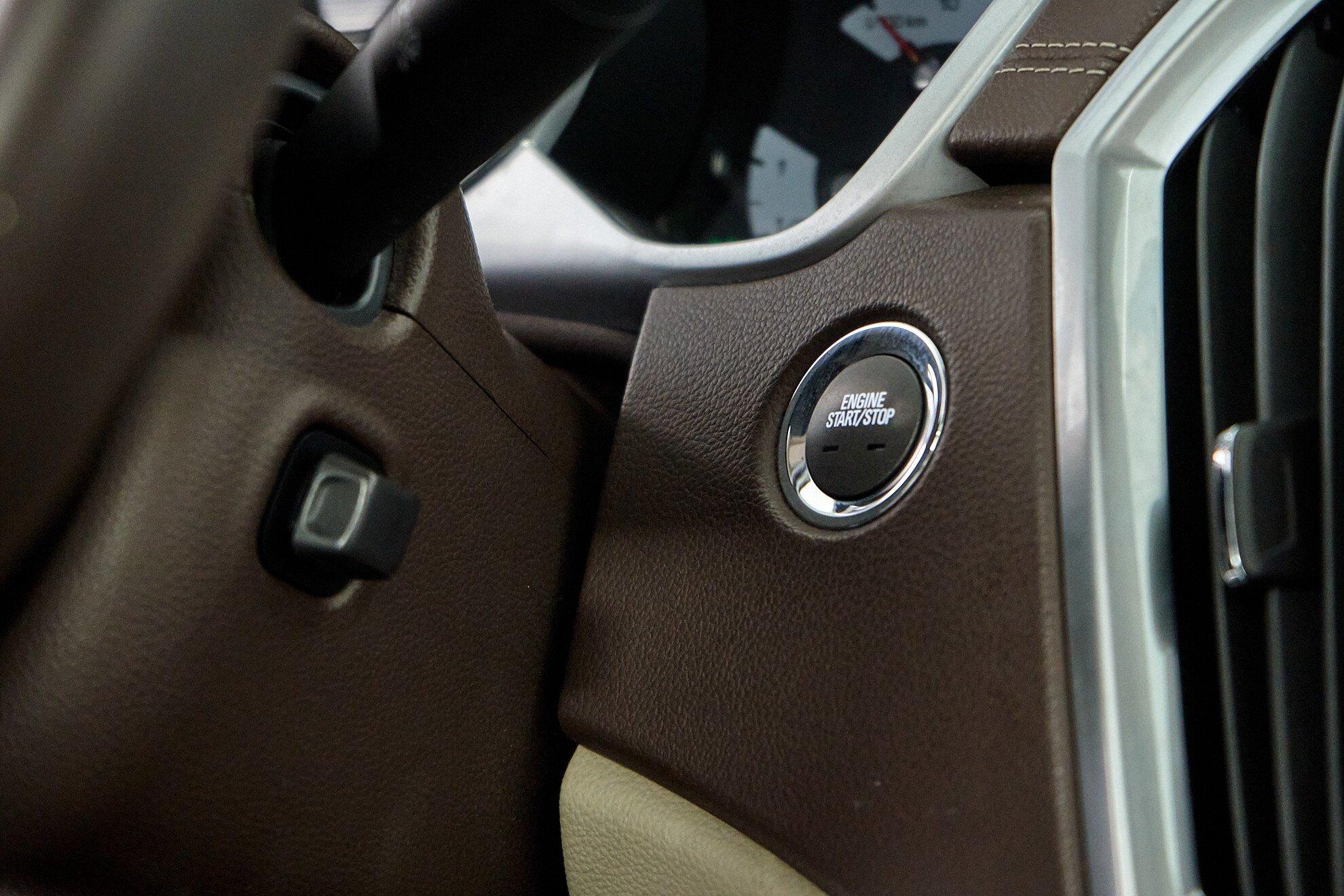 Cadillac SRX 2011, бежевый