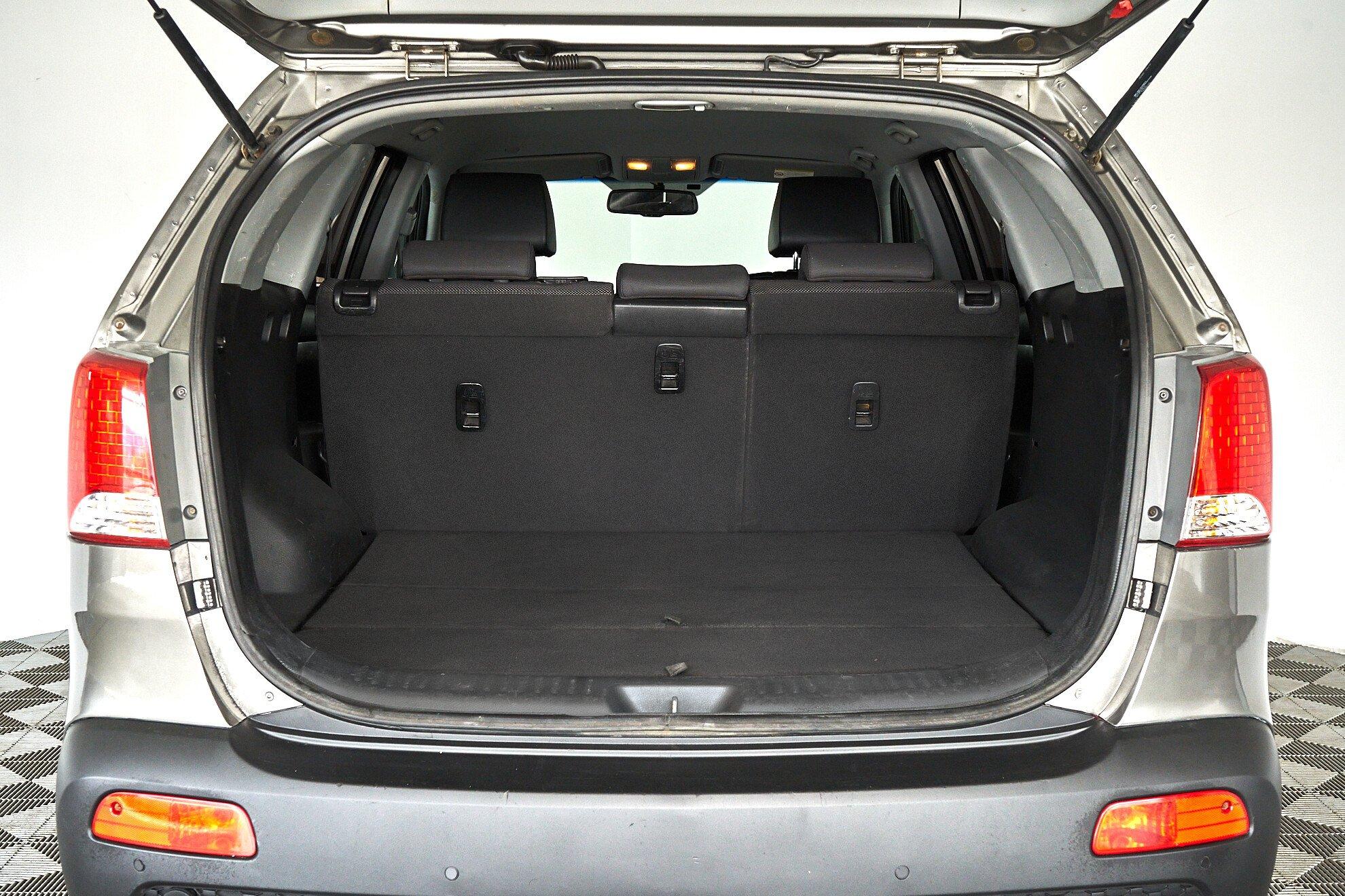 Kia Sorento 2011, серый