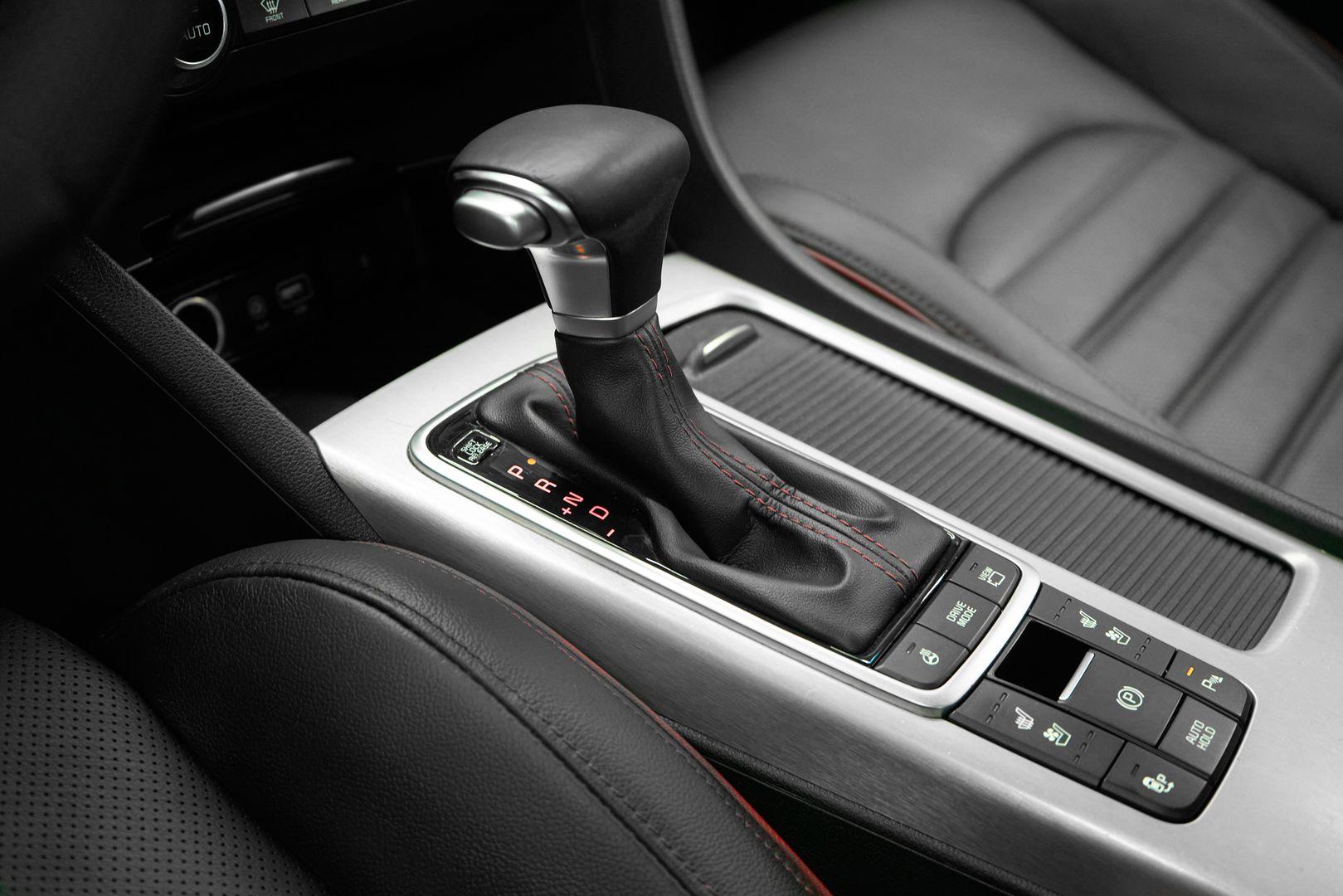 Kia Optima 2018, белый