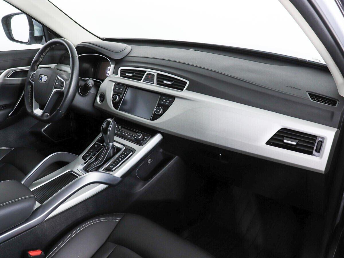 Geely Atlas 2019, серебряный