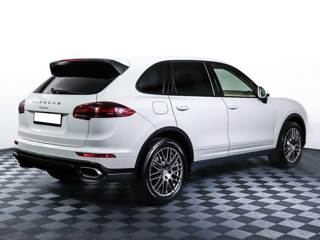 Porsche Cayenne 2018, белый
