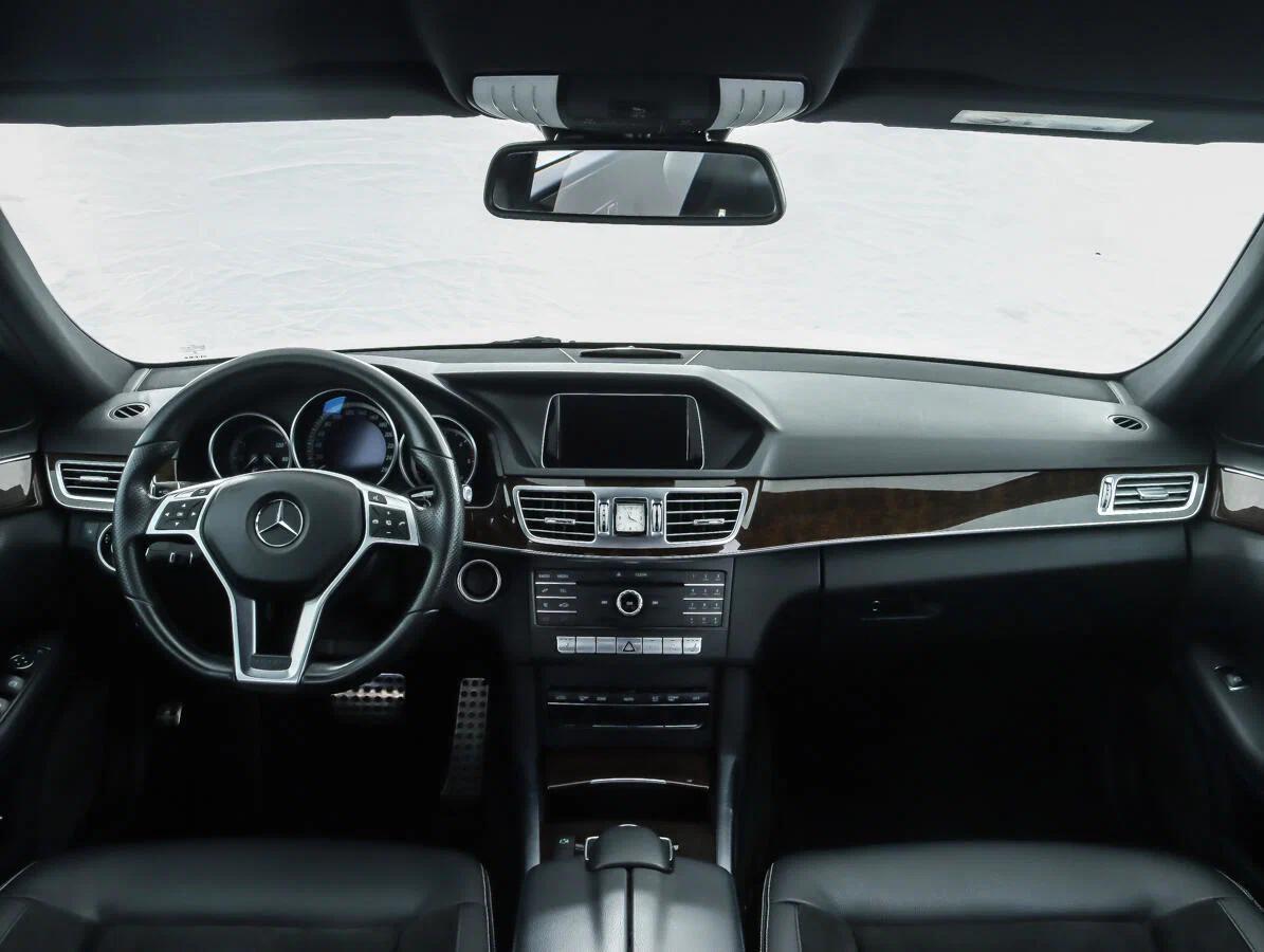 Mercedes-Benz E-Класс 2014, белый