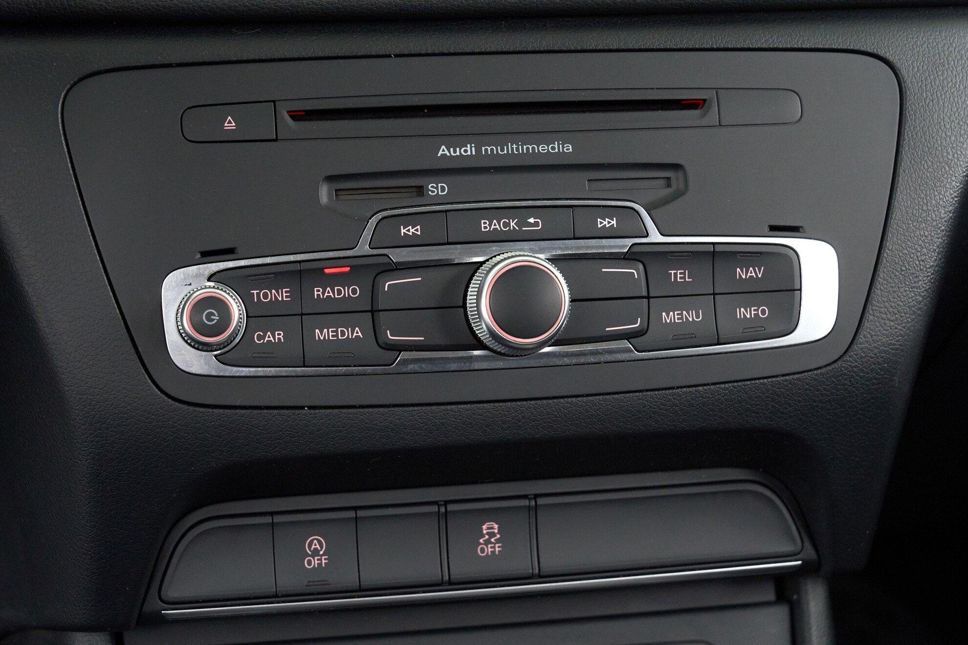 Audi Q3 2012, белый