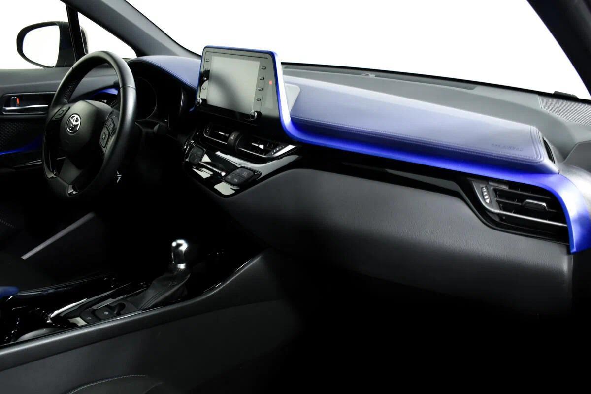 Toyota C-HR 2021, зеленый