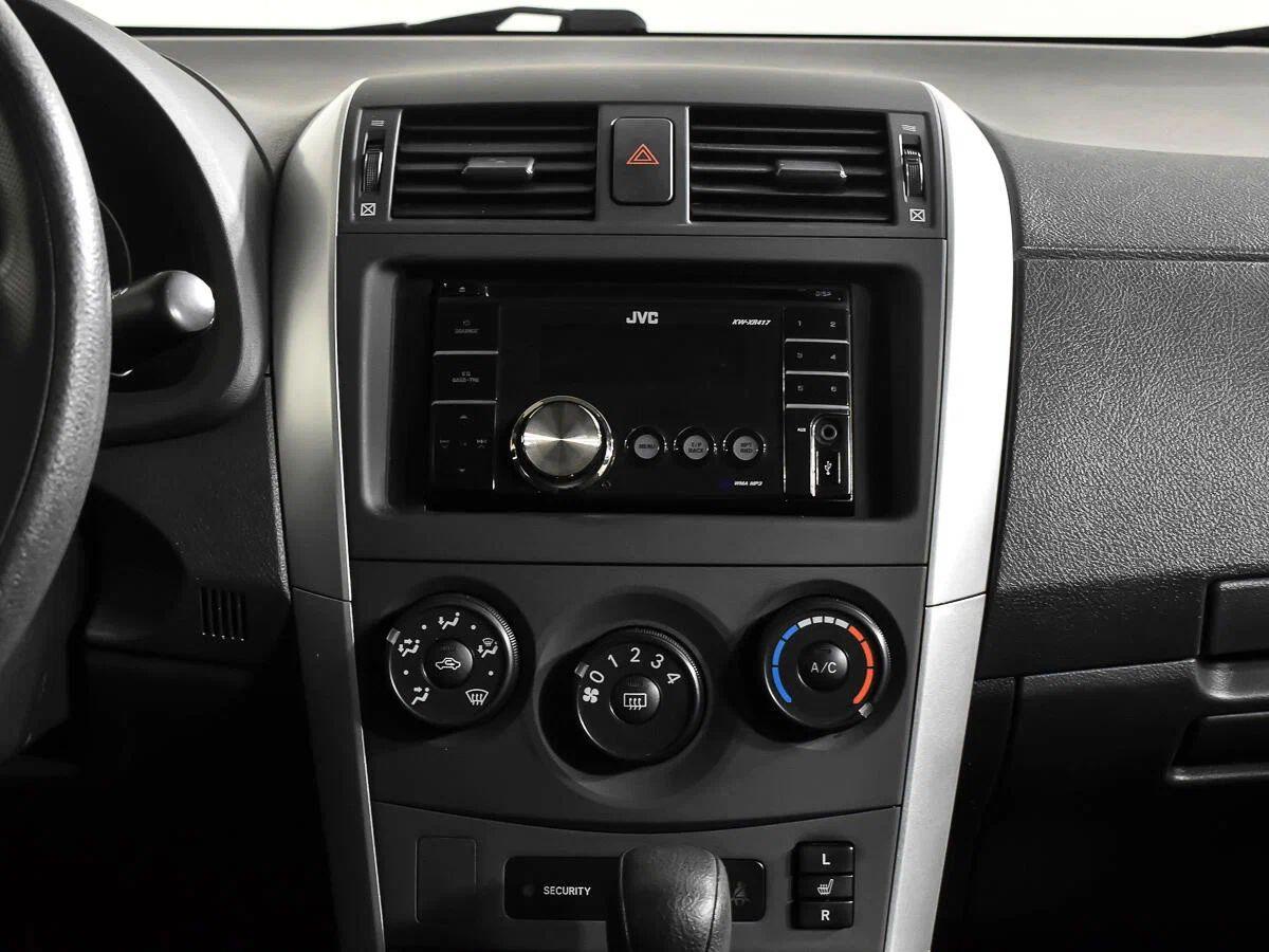 Toyota Corolla 2010, черный