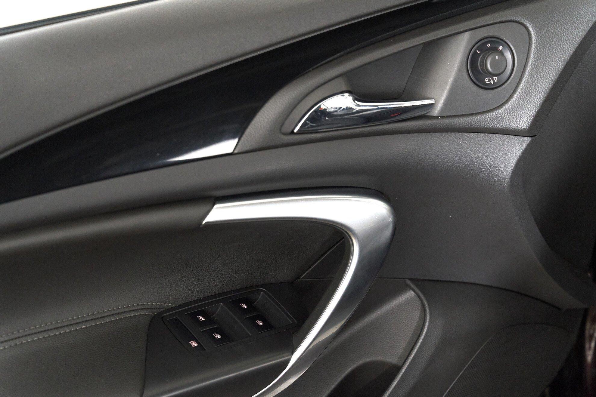 Opel Insignia 2012, коричневый
