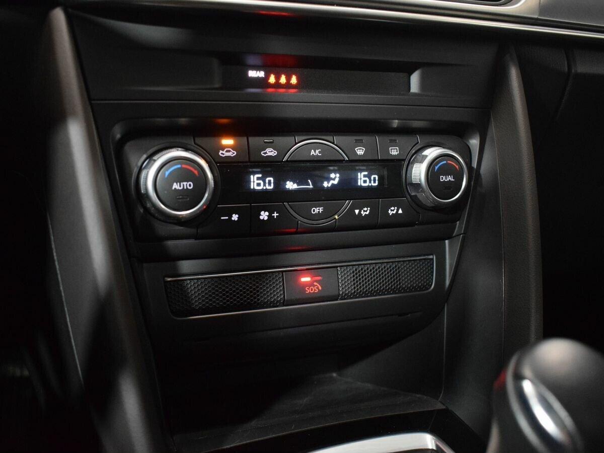 Mazda CX-4 2022, белый