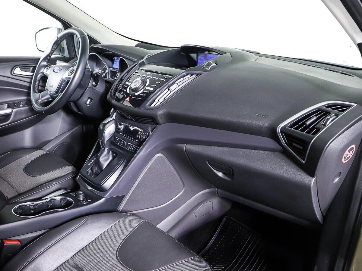 Ford Kuga 2016, зеленый