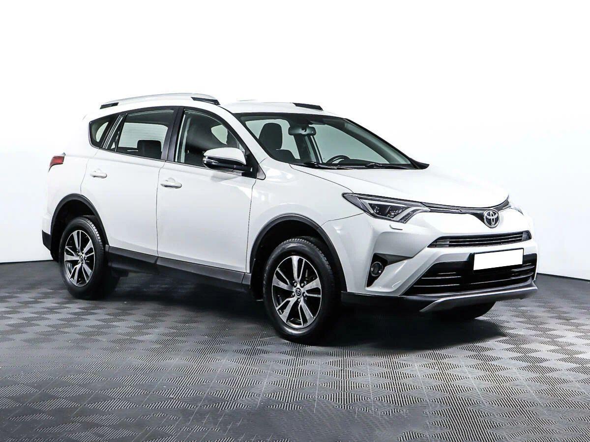 Toyota RAV4 2019, белый
