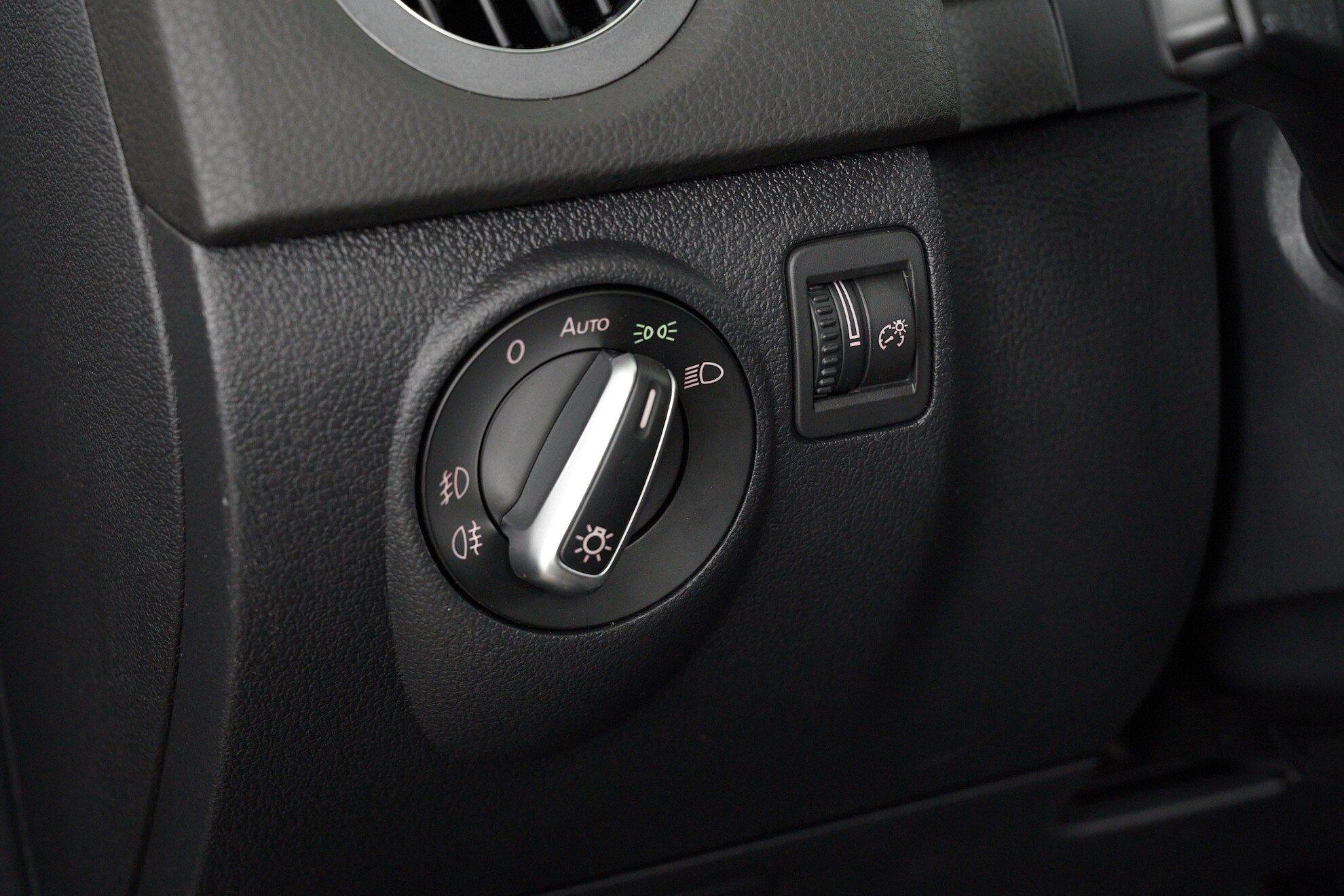 Volkswagen Tiguan 2012, серебряный