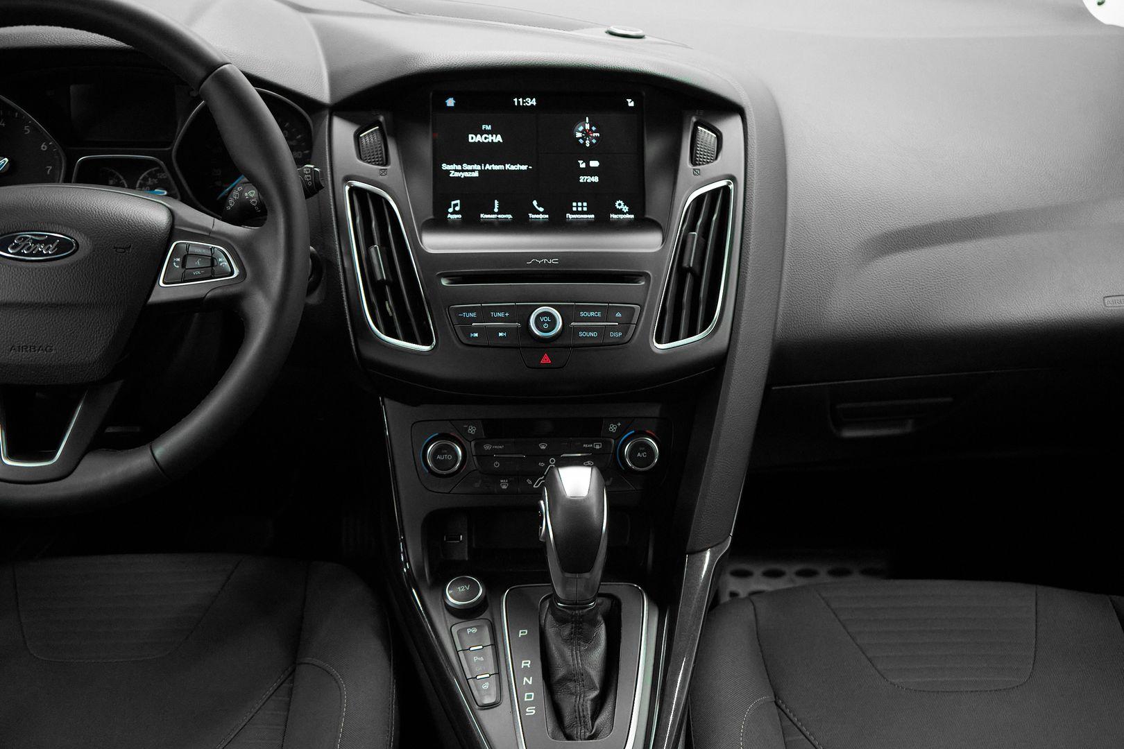 Ford Focus 2018, серый