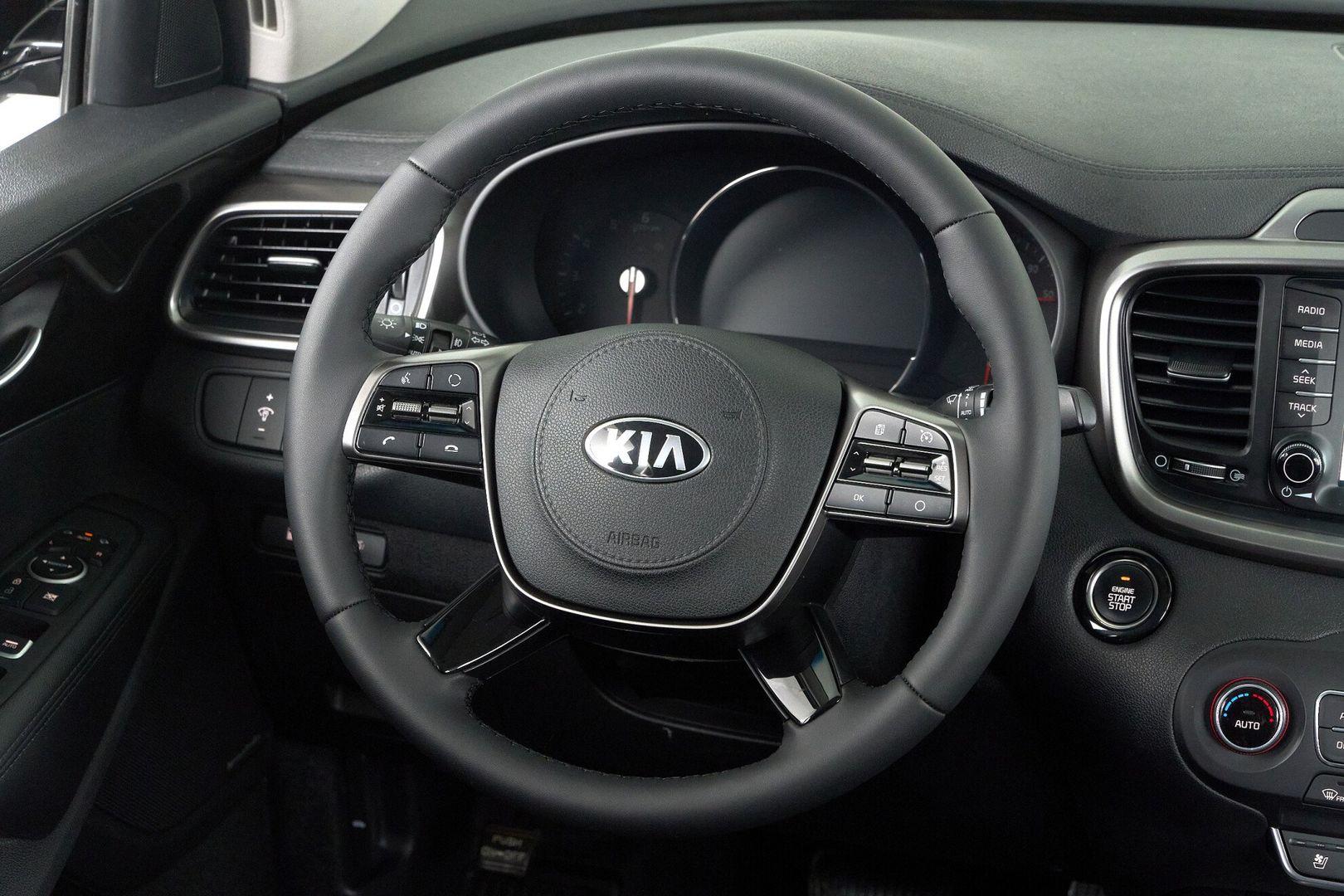 Kia Sorento 2018, серый