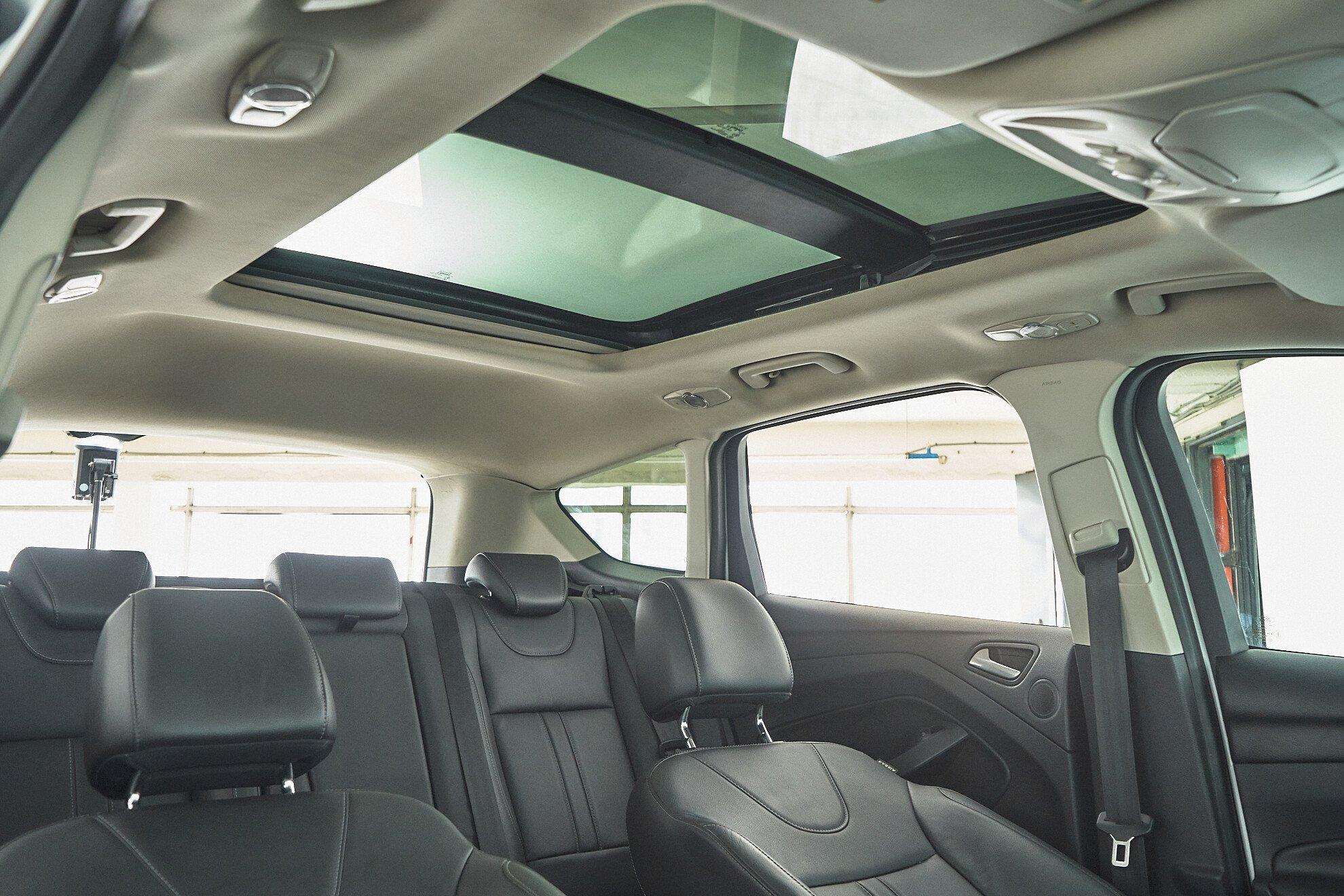 Ford Kuga 2014, белый