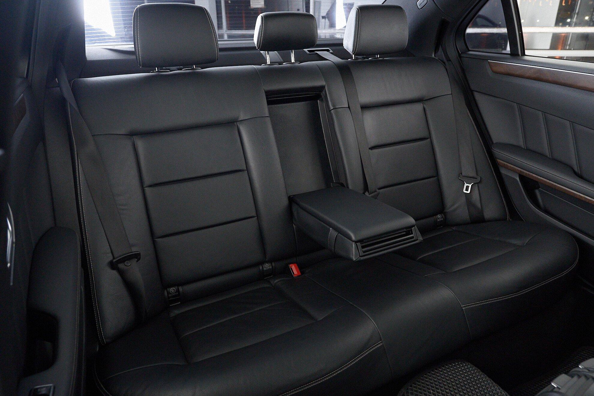 Mercedes-Benz E-Класс 2012, черный