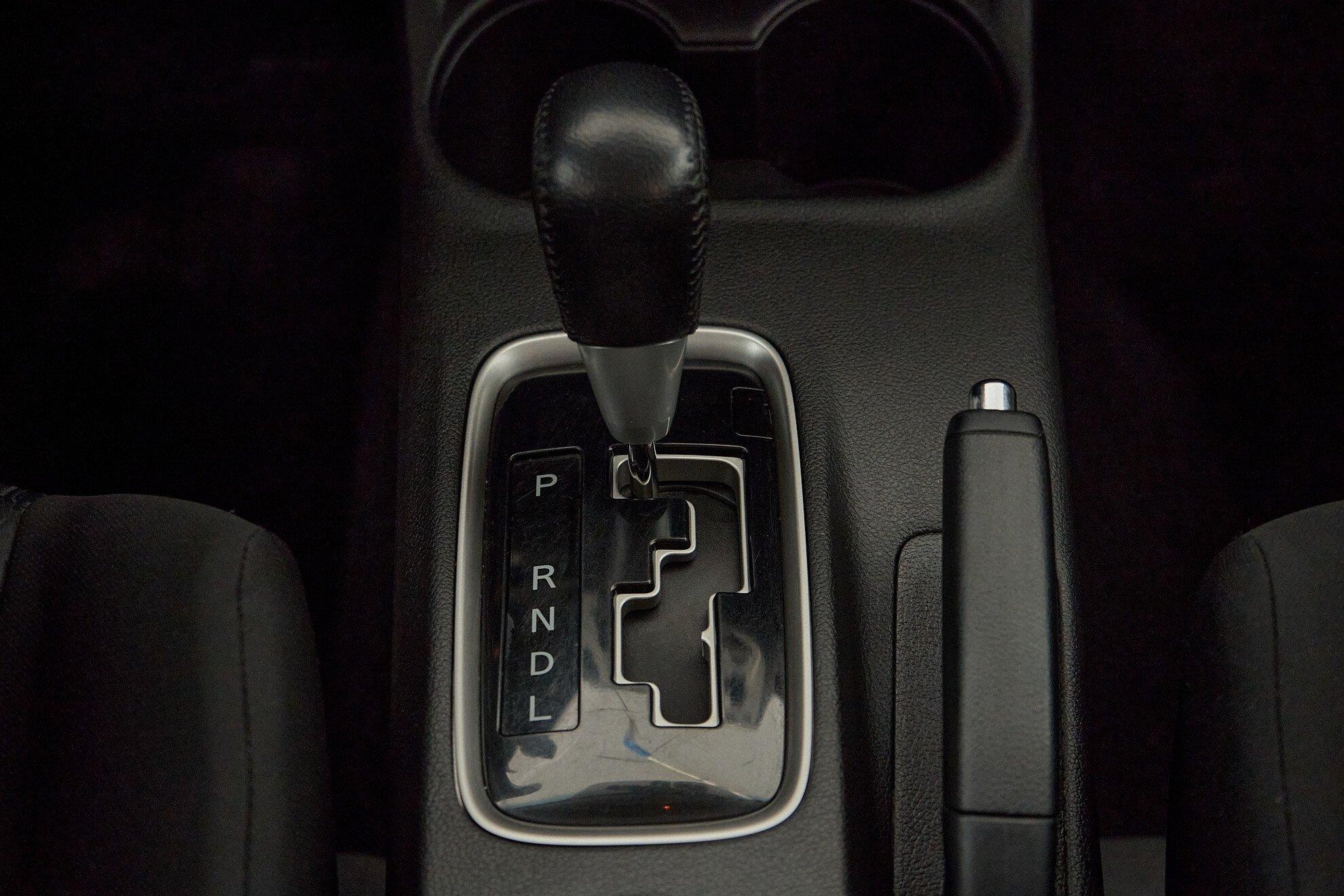 Mitsubishi Outlander 2013, белый