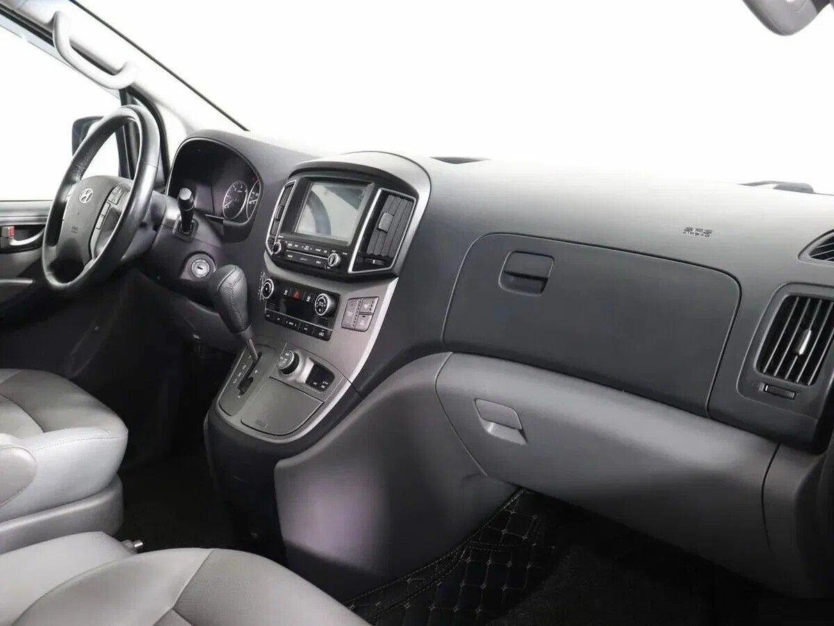 Hyundai Grand Starex 2017, черный