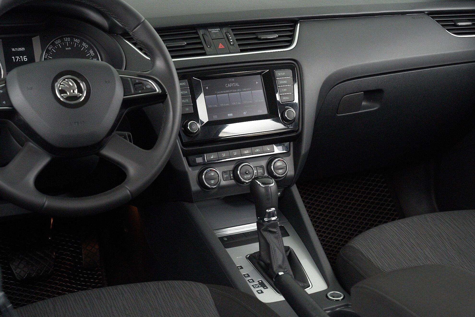 Skoda Octavia 2014, черный