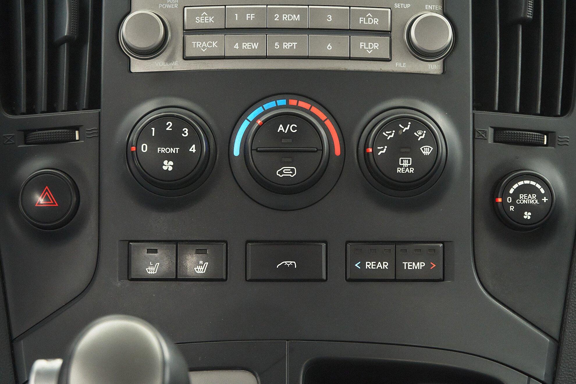 Hyundai Grand Starex 2010, серебряный