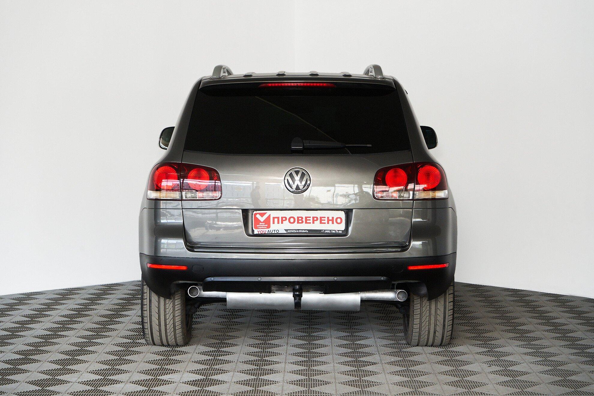 Volkswagen Touareg 2009, серый