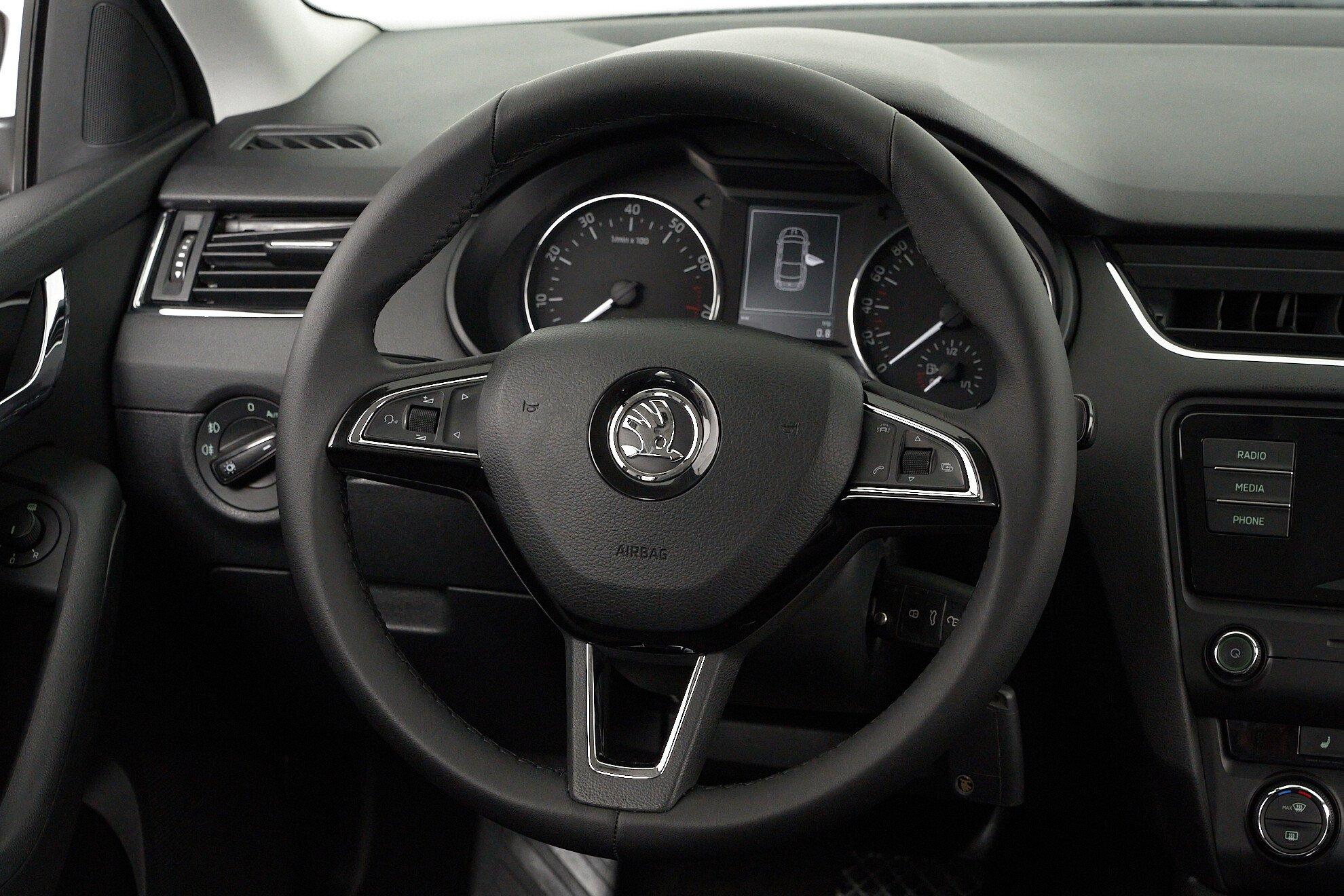 Skoda Octavia 2016, коричневый