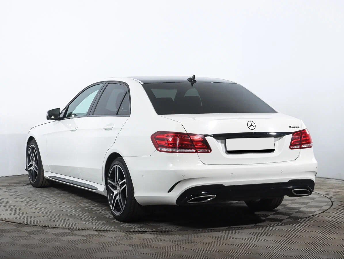 Mercedes-Benz E-Класс 2014, белый