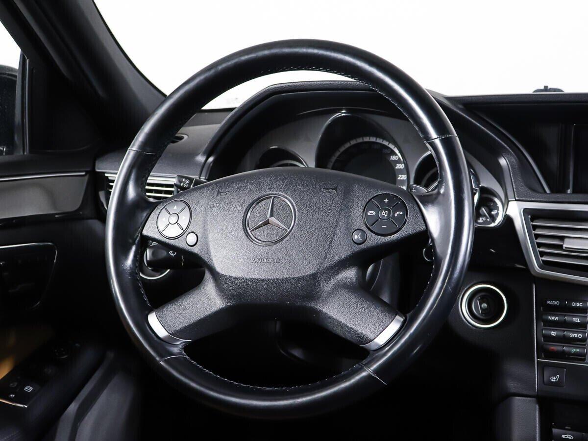 Mercedes-Benz E-Класс 2011, черный